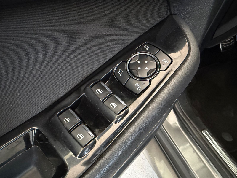 Ford S-Max Titanium 2.0 TDCi PowerShift Navi LED SPOR — photo 14