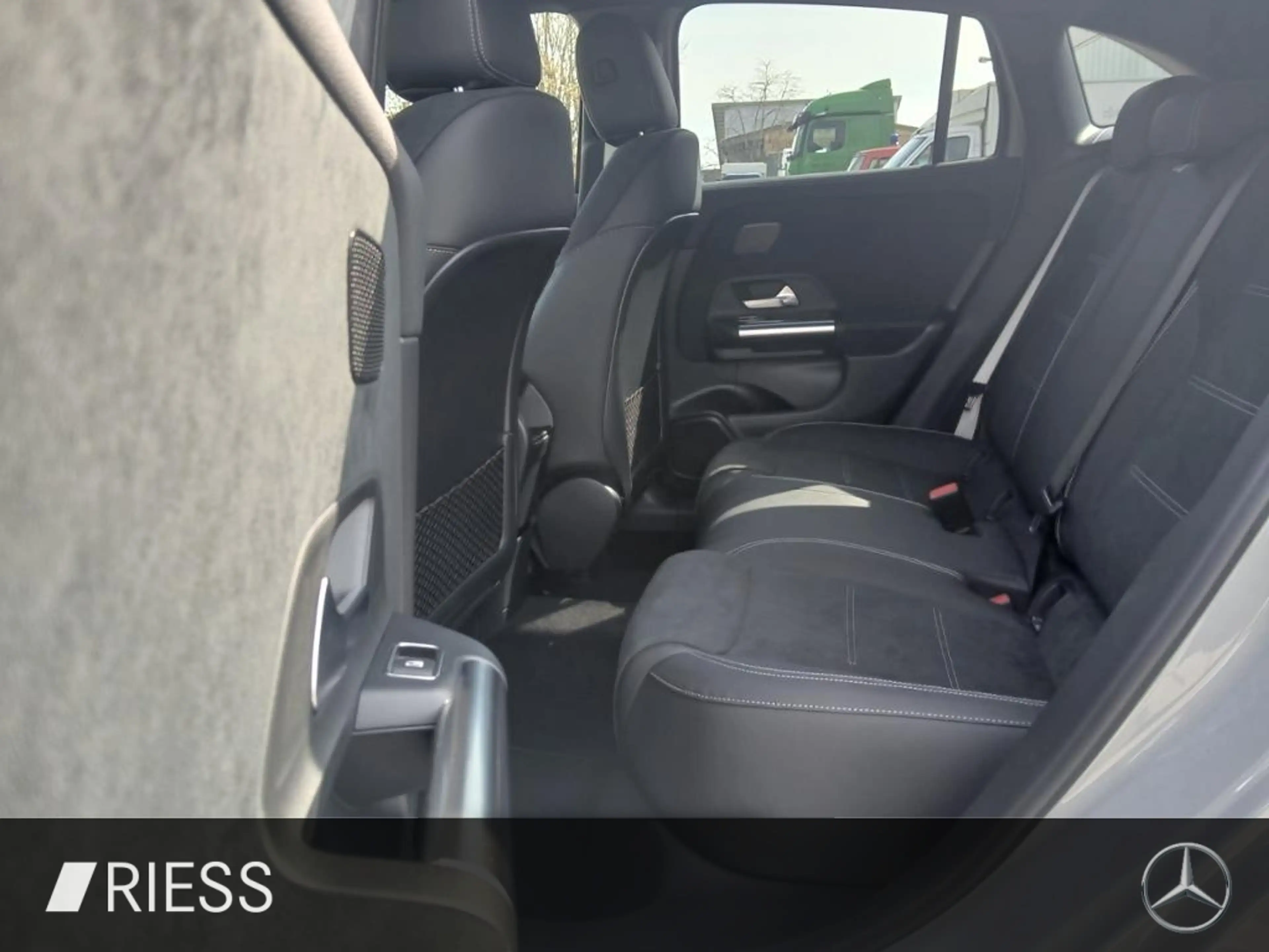 Mercedes-Benz GLA 200 AMG+AHK+MULTIBEAM+TOTWKL+KAMERA+SOUND+ — photo 8