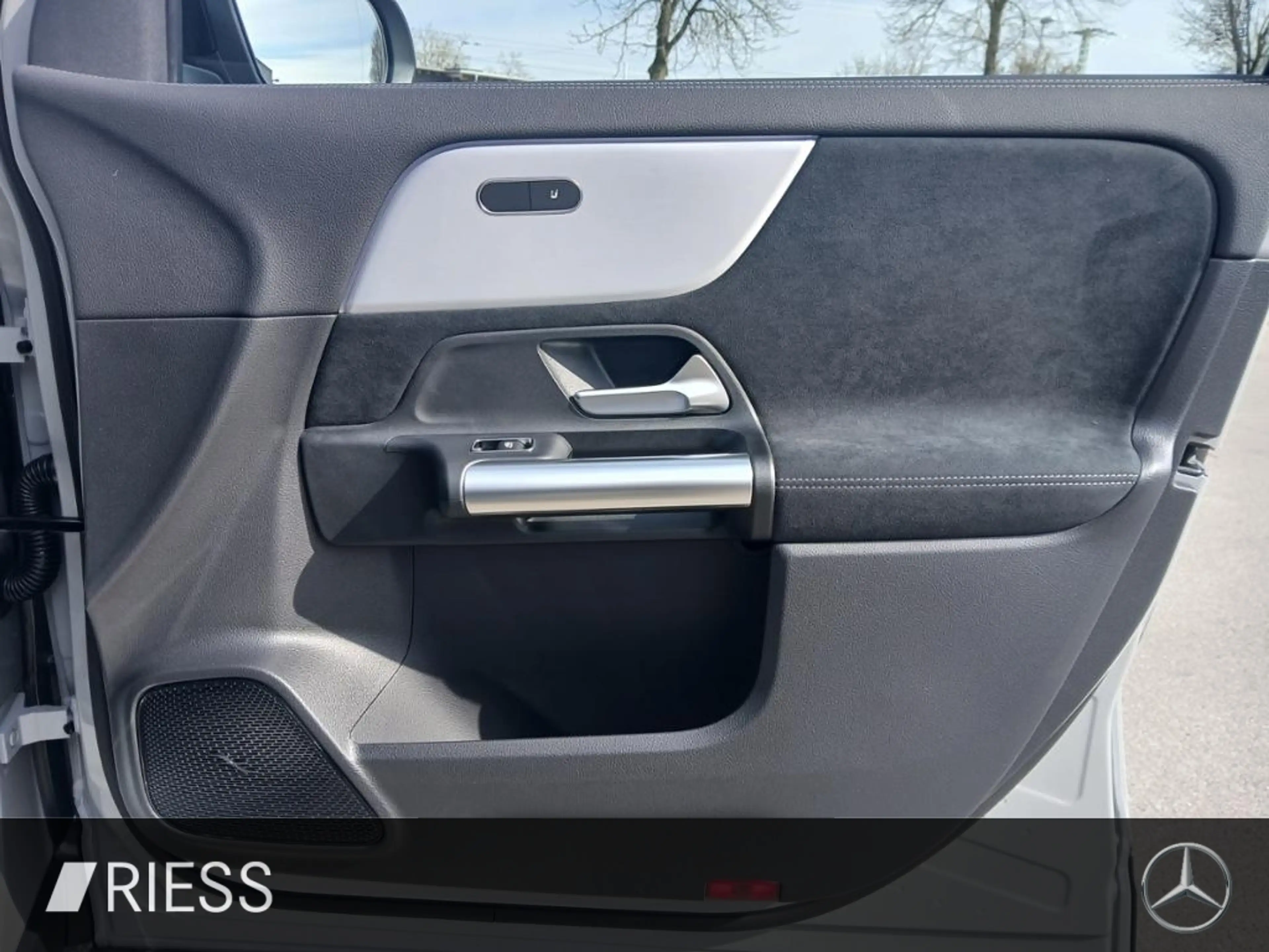 Mercedes-Benz GLA 200 AMG+AHK+MULTIBEAM+TOTWKL+KAMERA+SOUND+ — photo 12