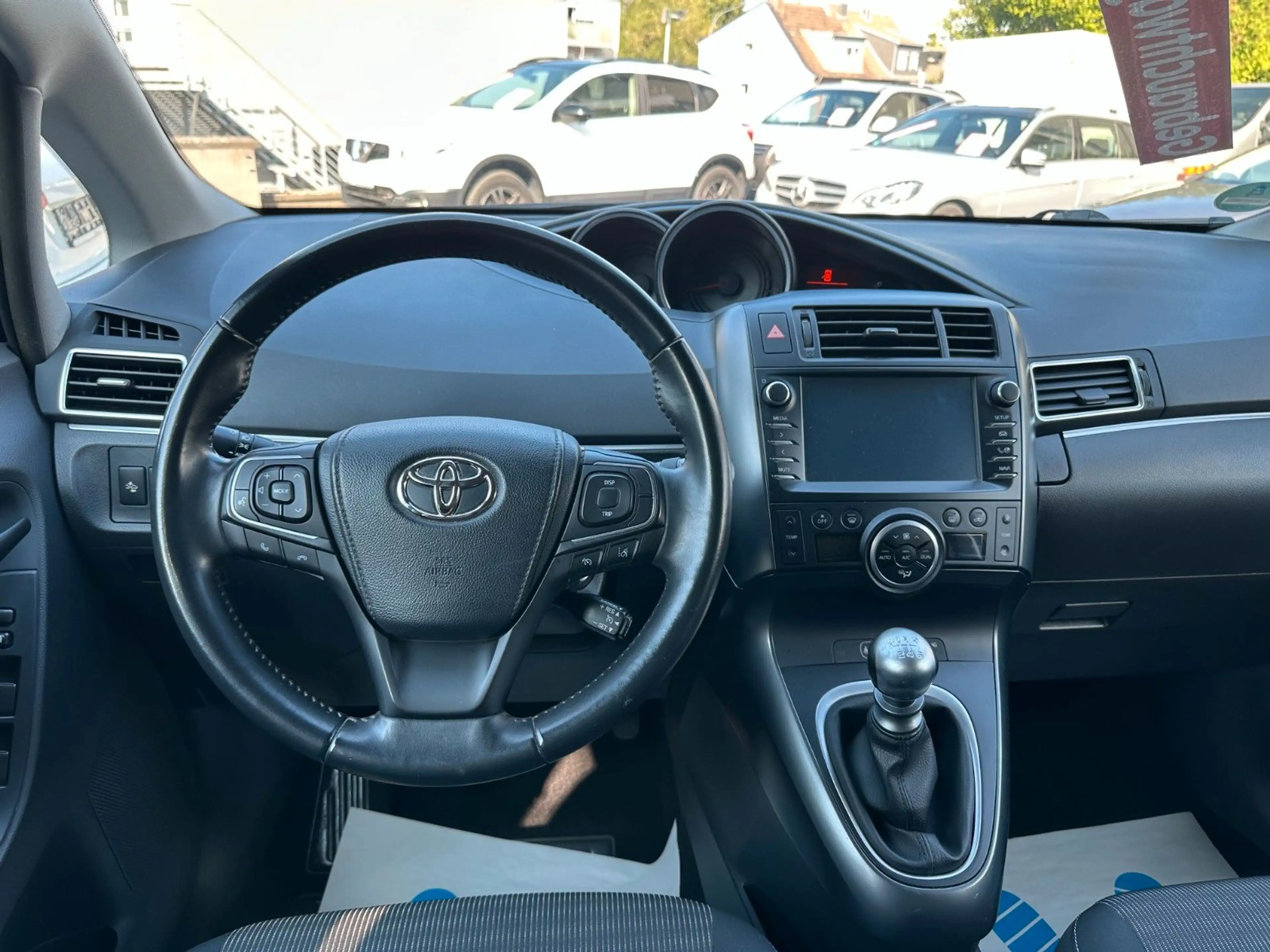 Toyota Verso Edition-S — photo 10