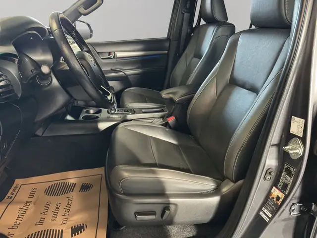 Toyota Hilux 2.8 D-4D Double Cab Invincible 4x4 Ansicht 11