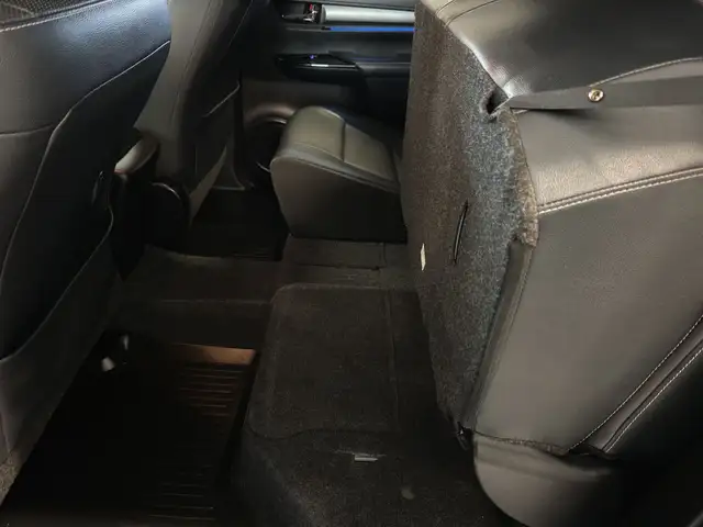 Toyota Hilux 2.8 D-4D Double Cab Invincible 4x4 Ansicht 21