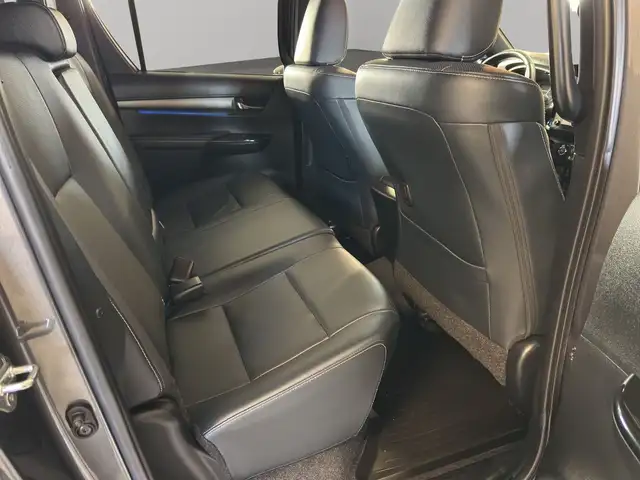 Toyota Hilux 2.8 D-4D Double Cab Invincible 4x4 Ansicht 17
