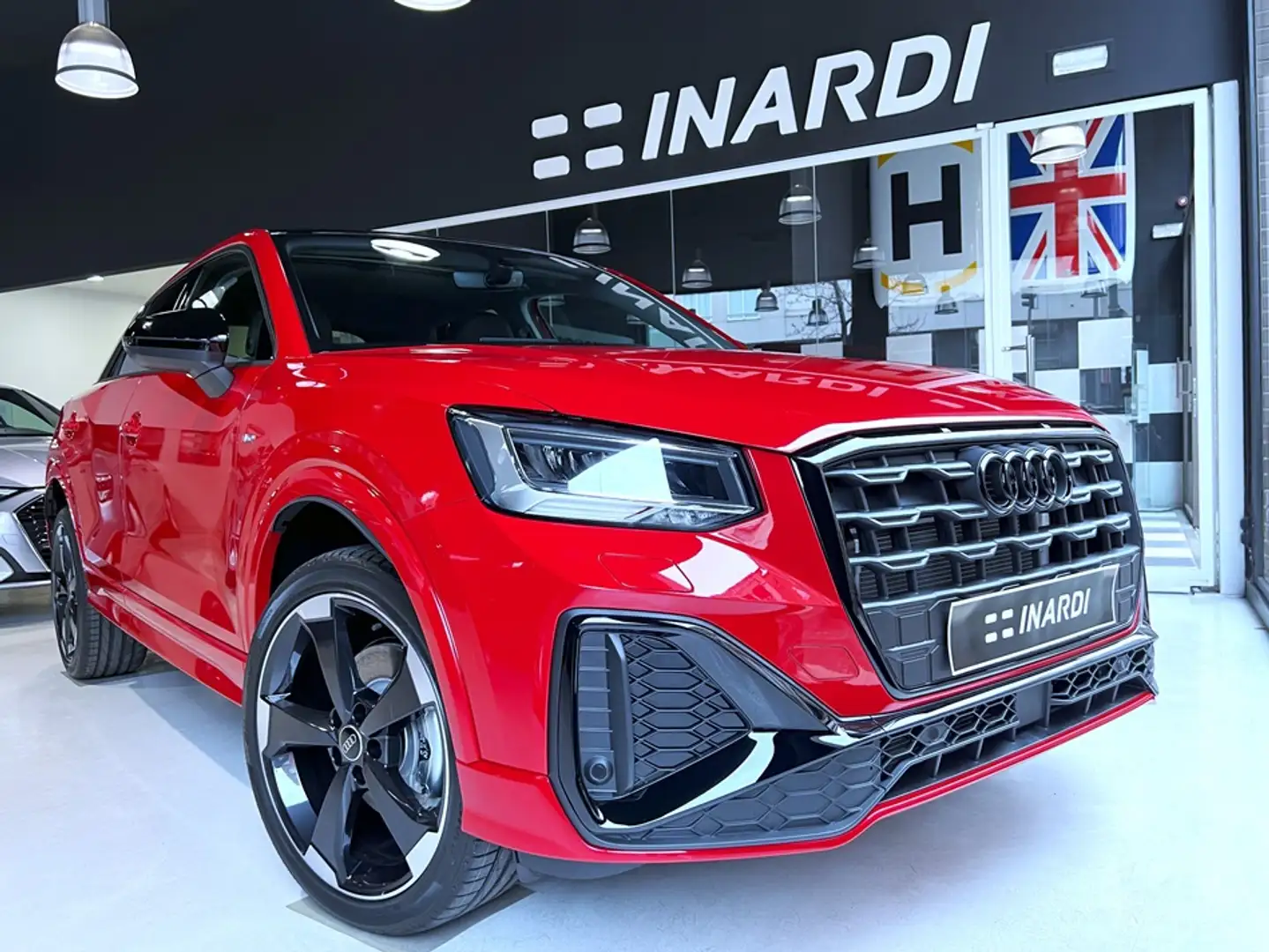 Audi Q2 35 TFSI Black line edition S tronic 110kW Rojo - 1