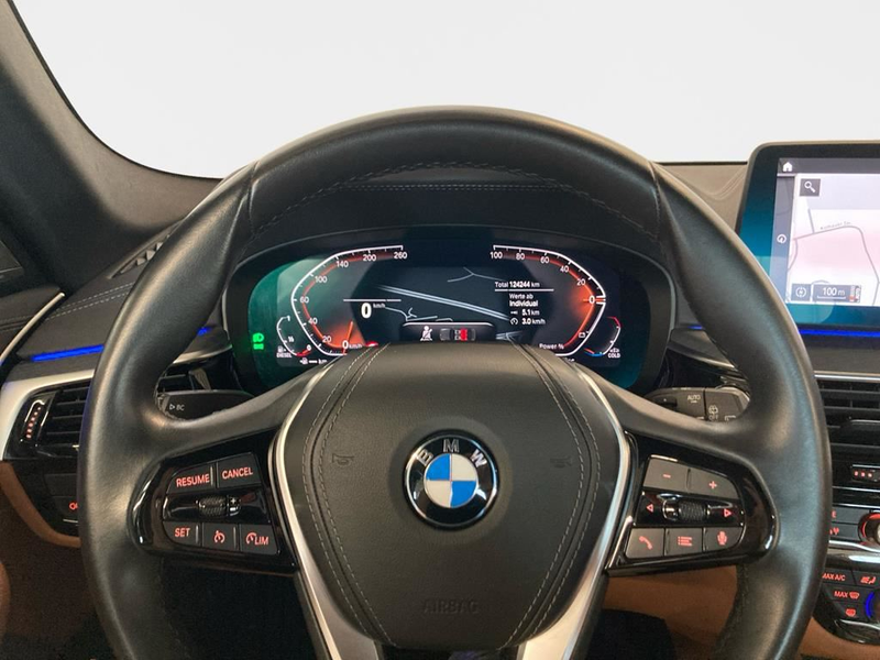 BMW 530 Luxury Line — photo 13