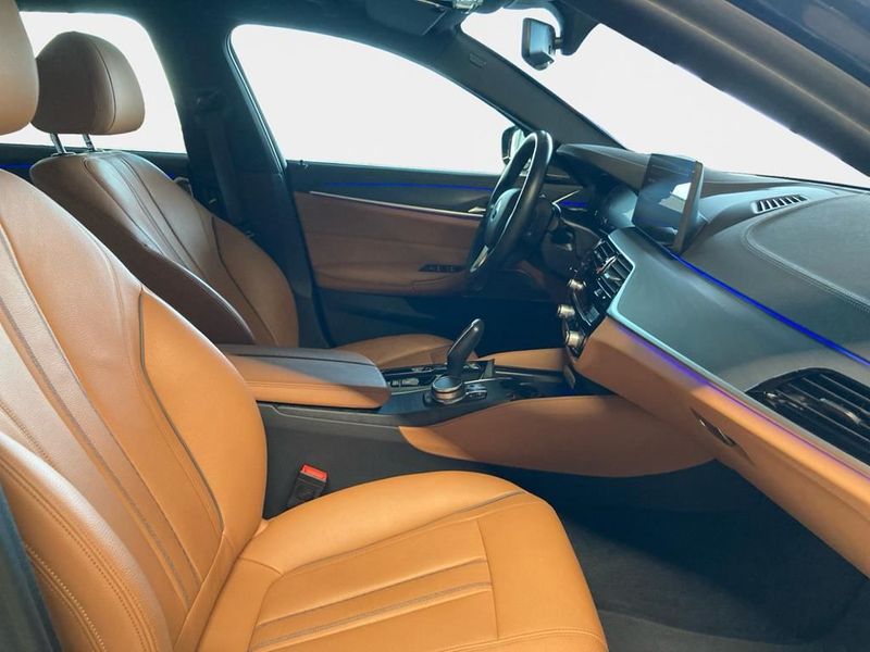 BMW 530 Luxury Line — photo 14