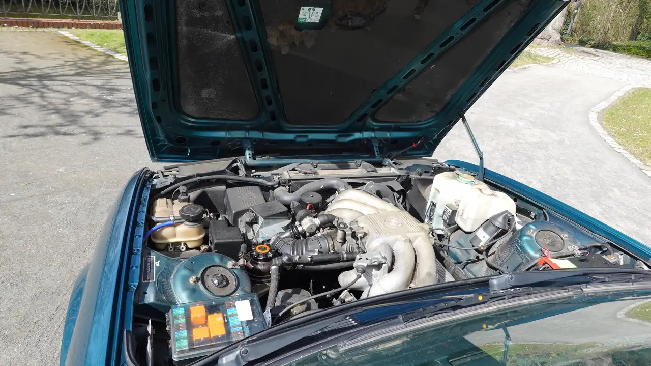 BMW 320i, foto 10