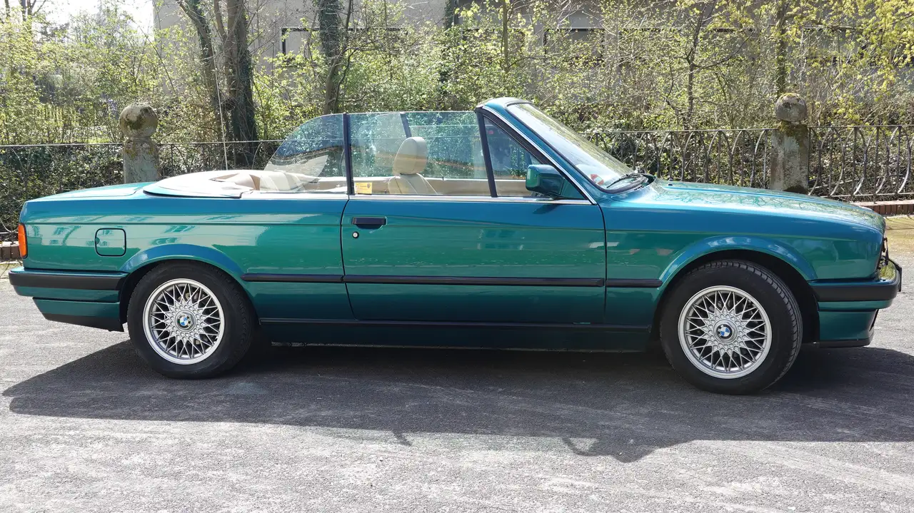 BMW 320i, foto 8