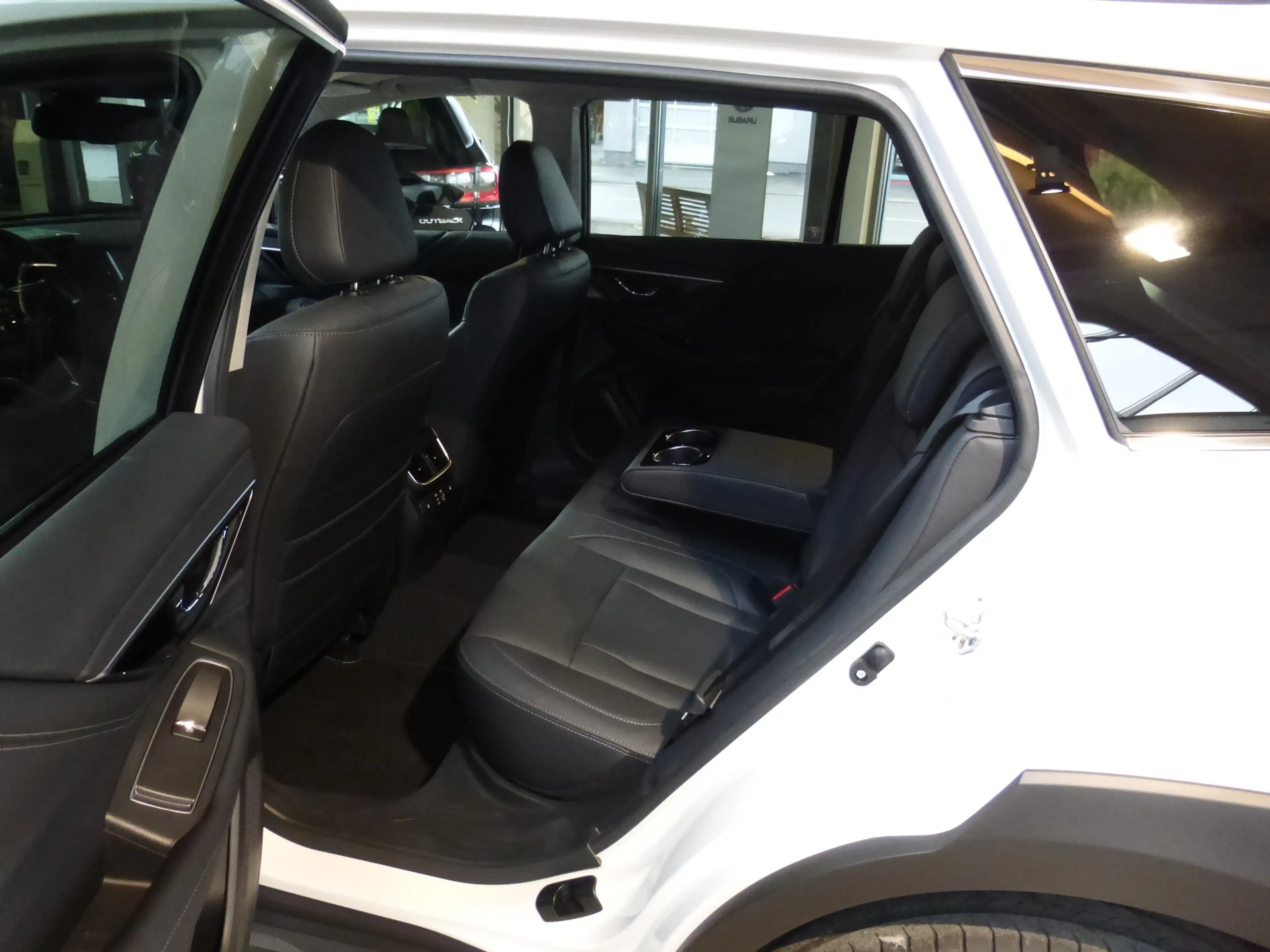 Subaru OUTBACK Outback 2.5i Platinum Lineartronic (00R=Restart) — photo 9