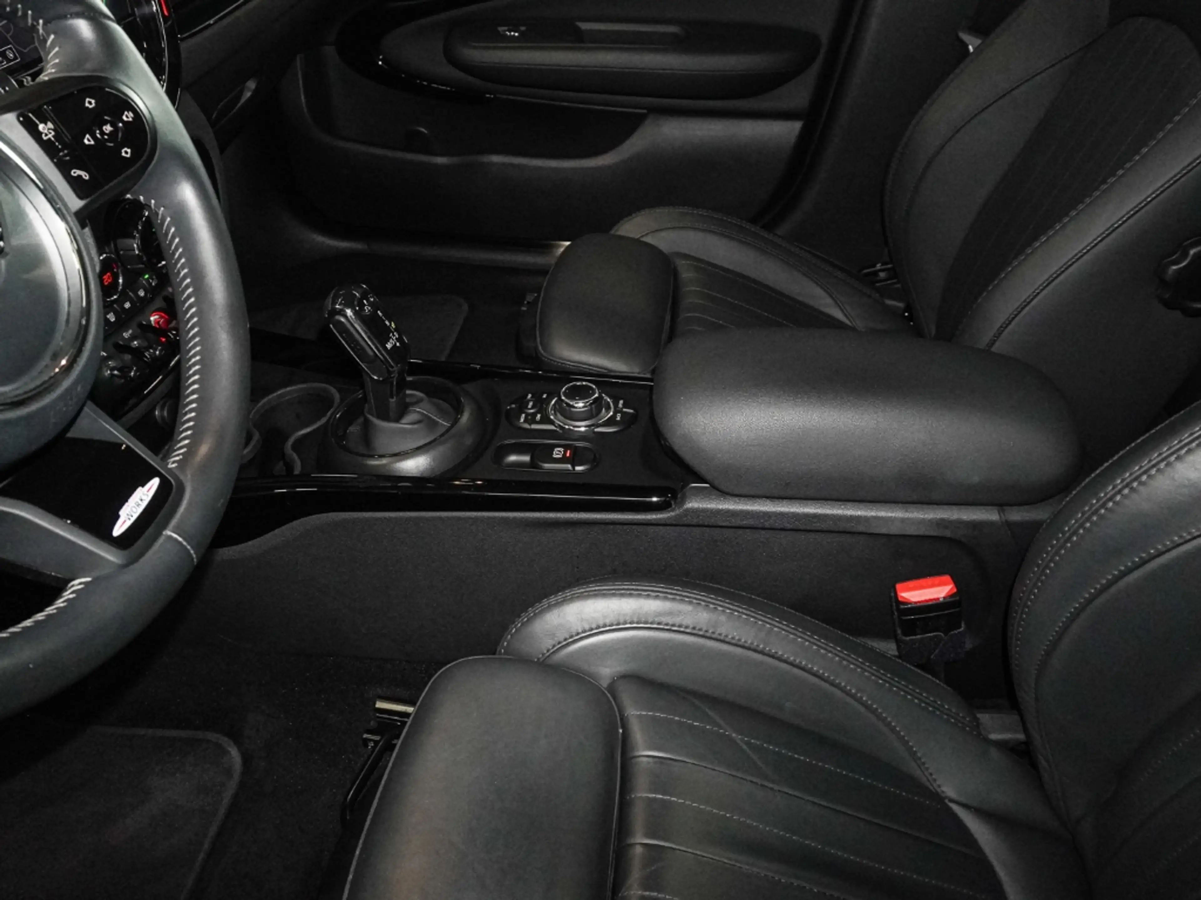 MINI John Cooper Works Clubman All4 Trim Digitales Cockpit Soundsystem HarmanKard — photo 15