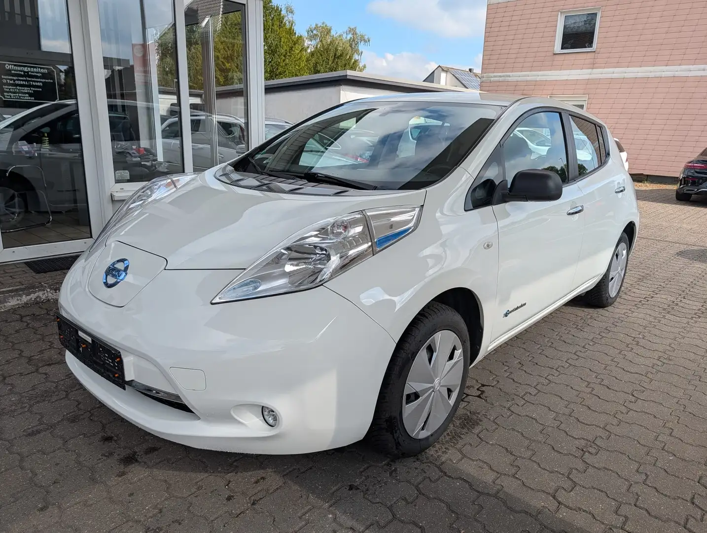 Nissan Leaf Leaf 24 kWh (mit Batterie) Visia, Sehr gepflegt Weiß - 1