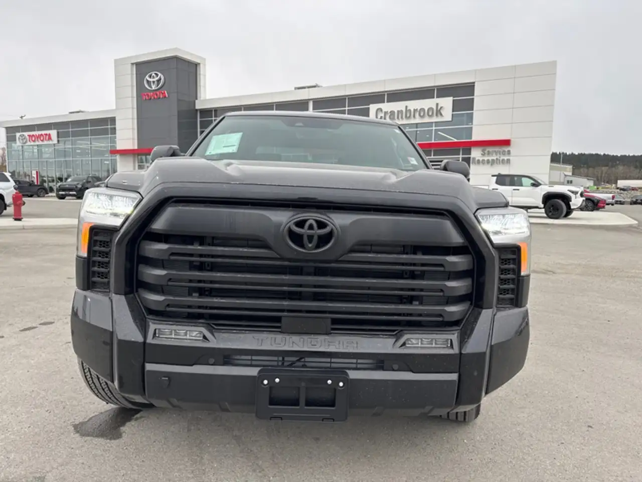 Toyota Tundra снимка Toyota Tundra