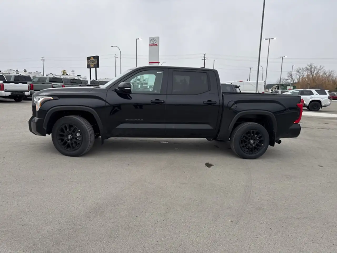 Toyota Tundra снимка Toyota Tundra
