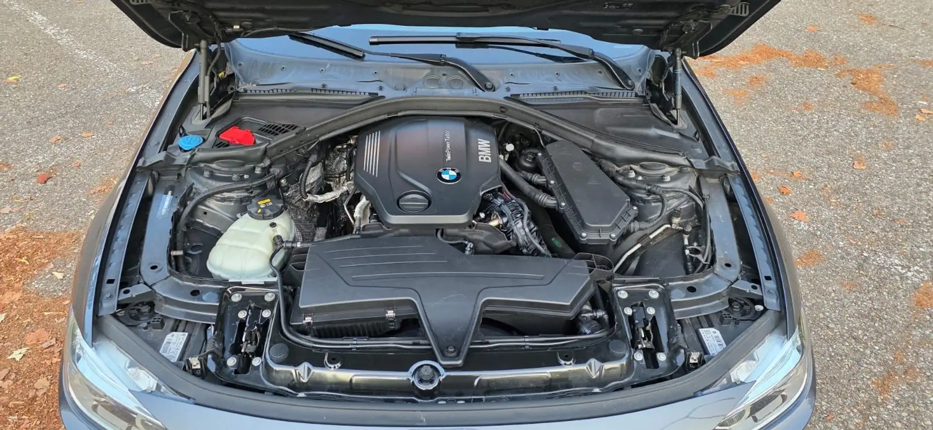 BMW 320 320d Touring - 2