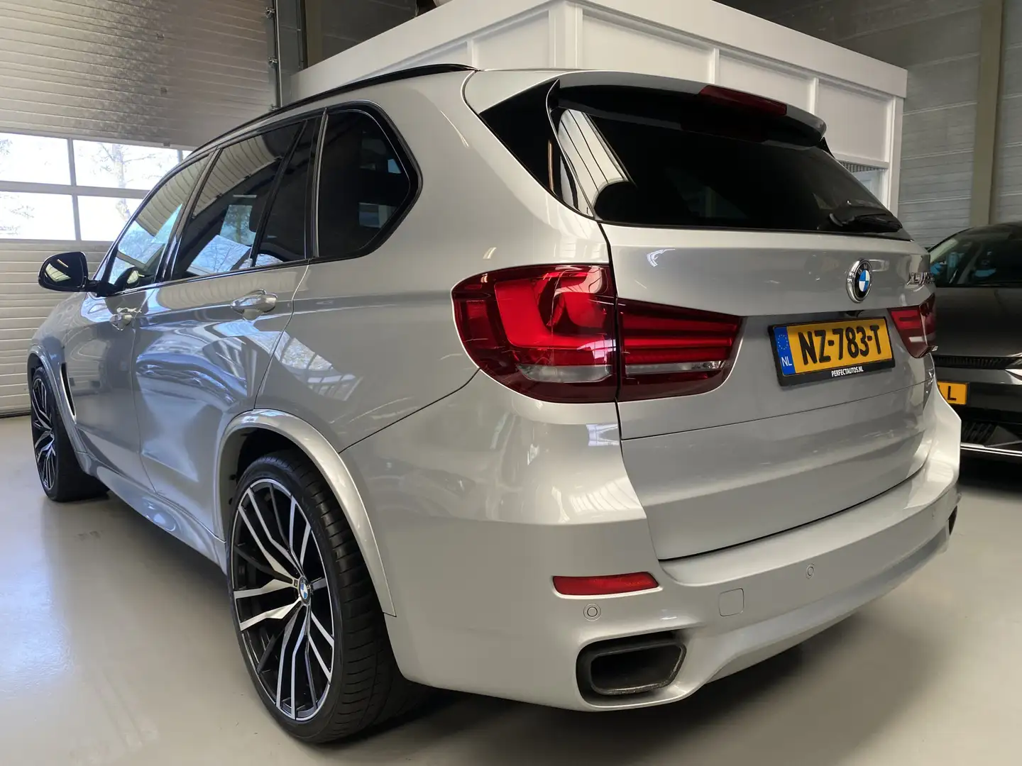BMW X5 M50d Adaptive Cruise, Head Up display, Pano, Leder Grau - 2