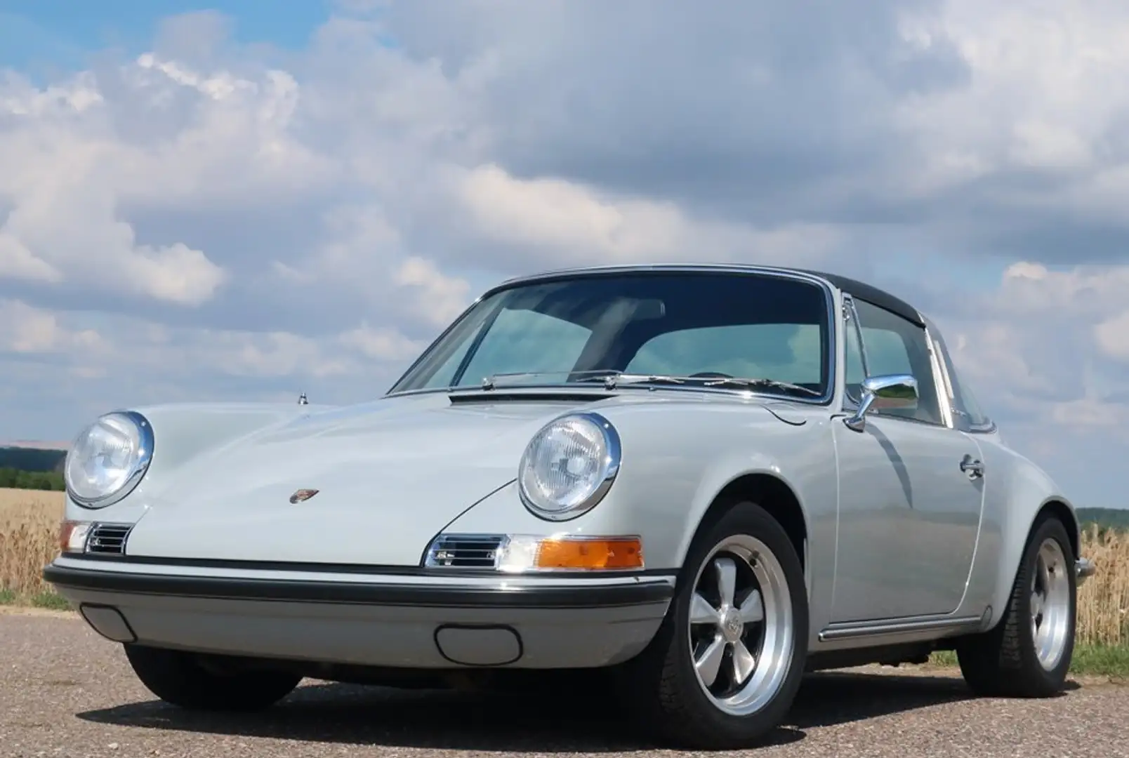 Porsche 911 1973 Porsche 911 Carrera 3,2 Targa 266 PS Restomod Grau - 1