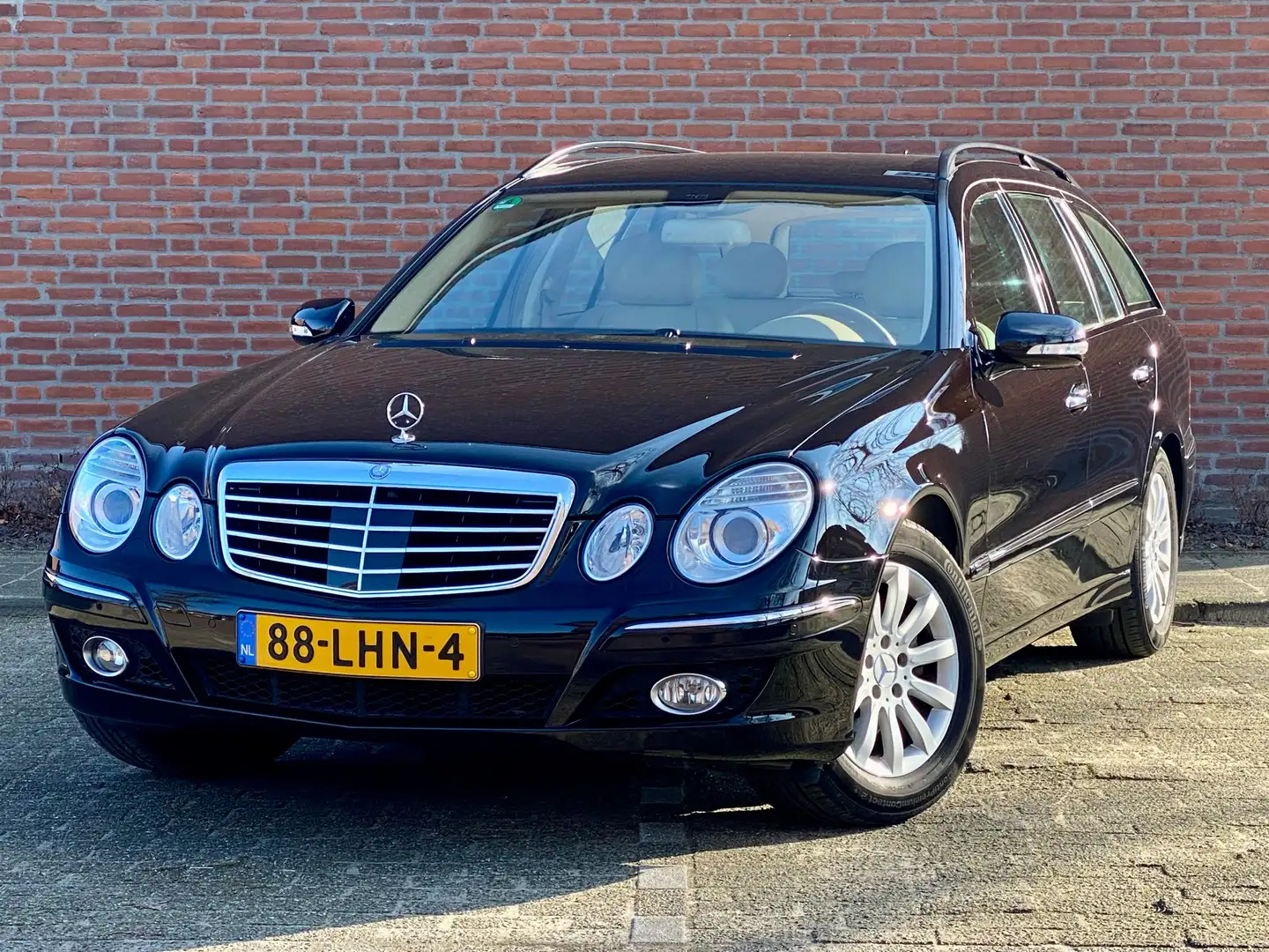 Mercedes-Benz E 280 Elegance | Youngtimer Noir - 1