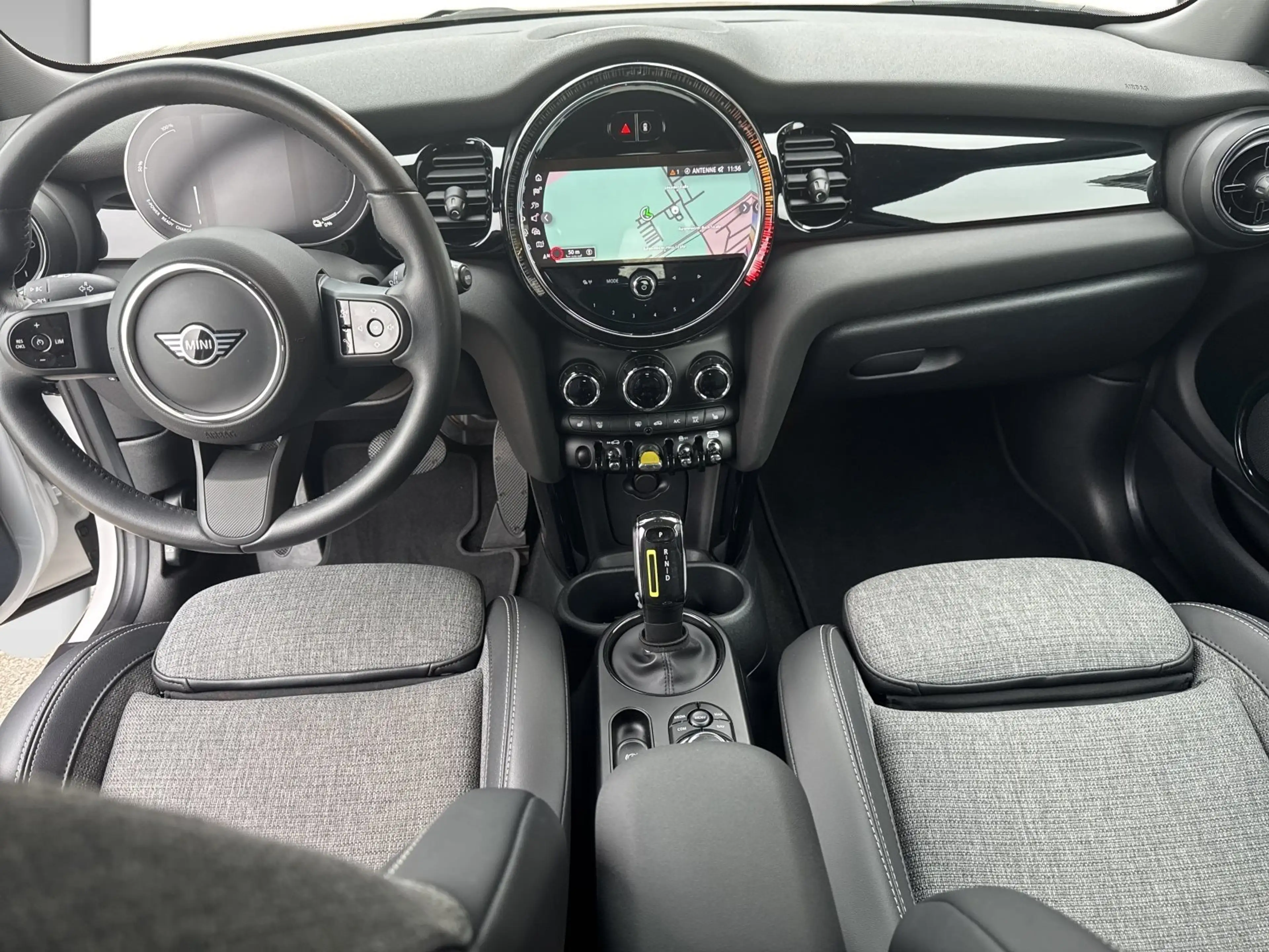 MINI Cooper SE SHZ LED PDC — photo 7