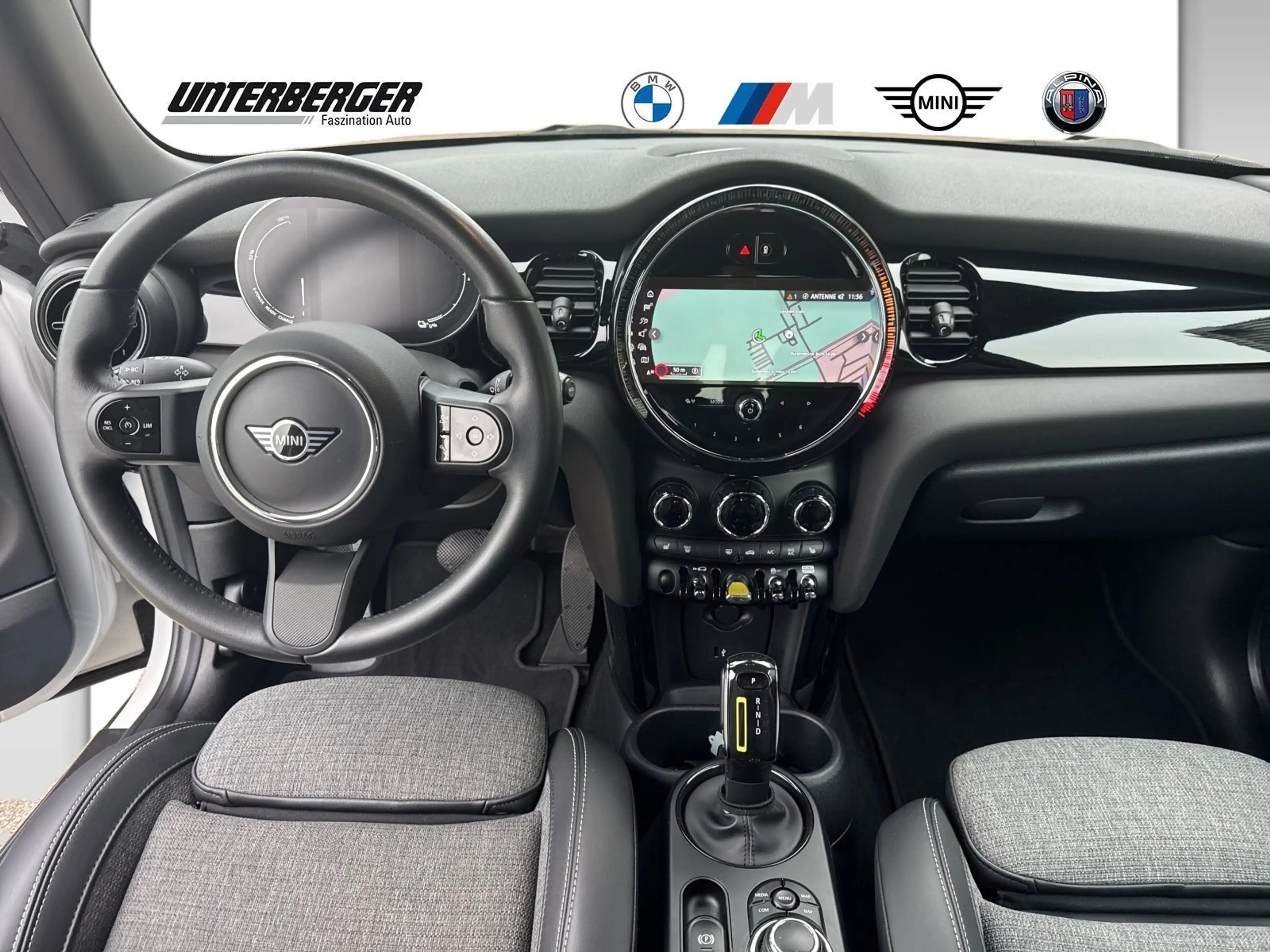 MINI Cooper SE SHZ LED PDC — photo 9