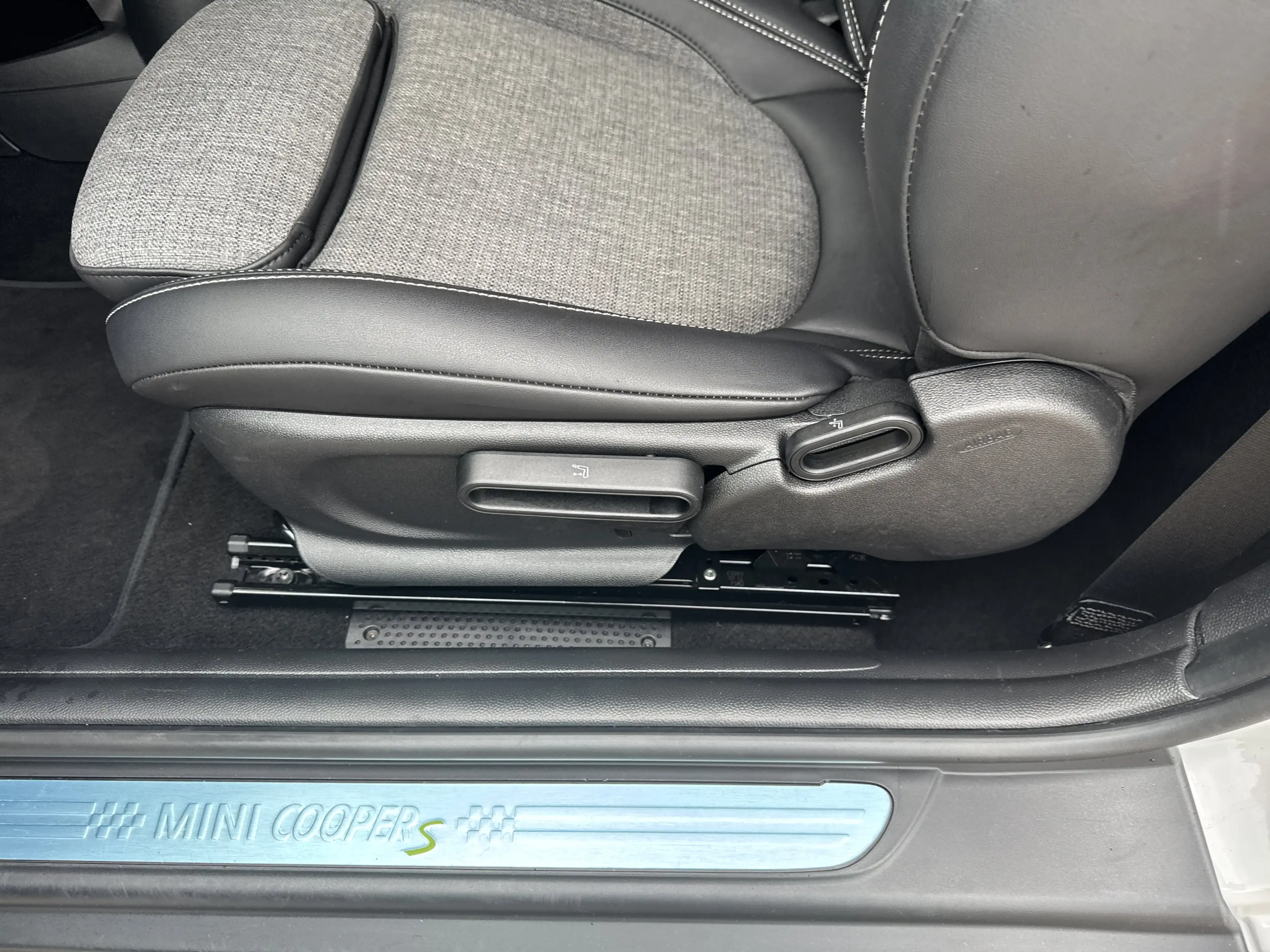 MINI Cooper SE SHZ LED PDC — photo 15