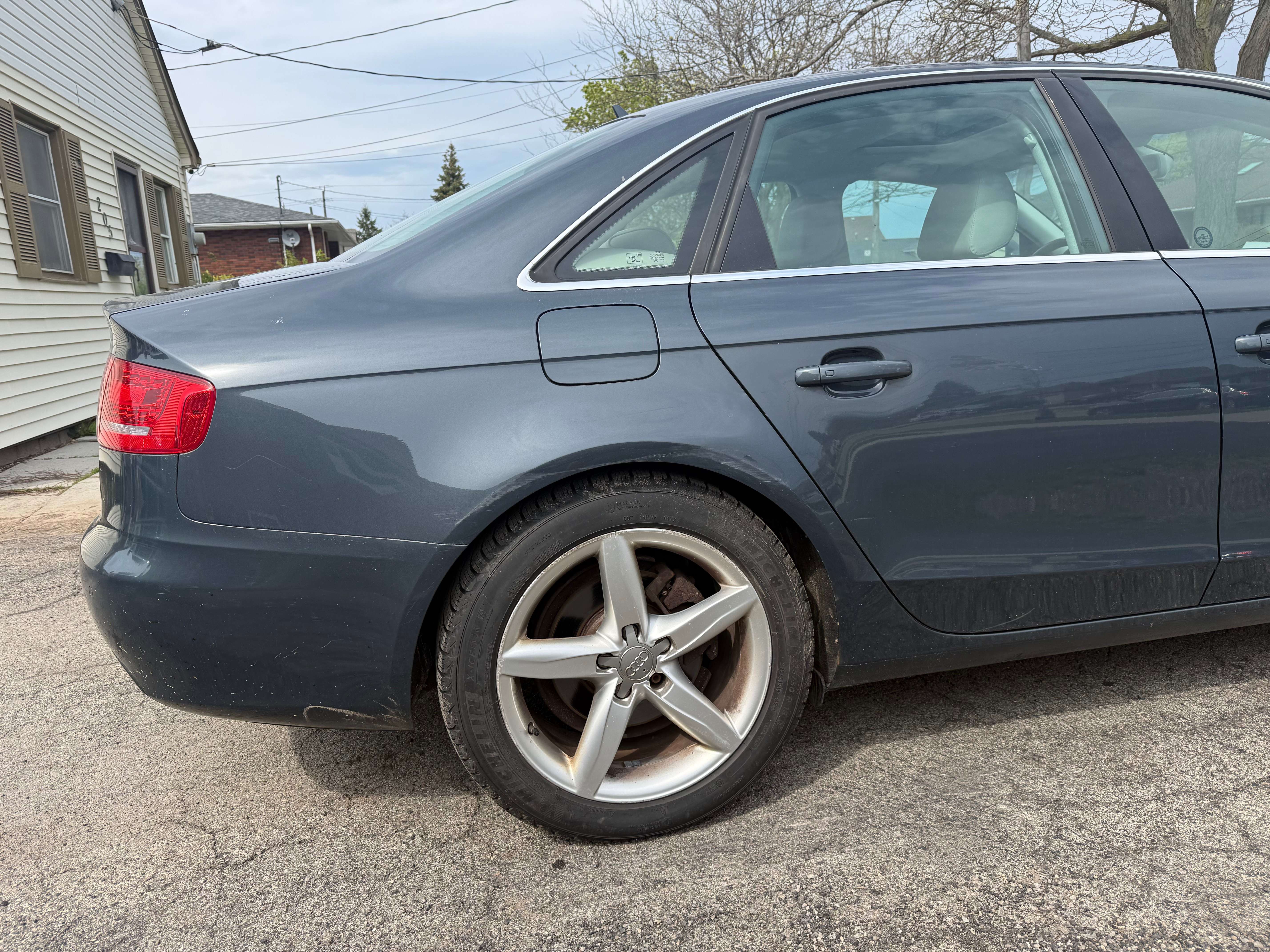2010 Audi A4 Premium Quattro alt 5