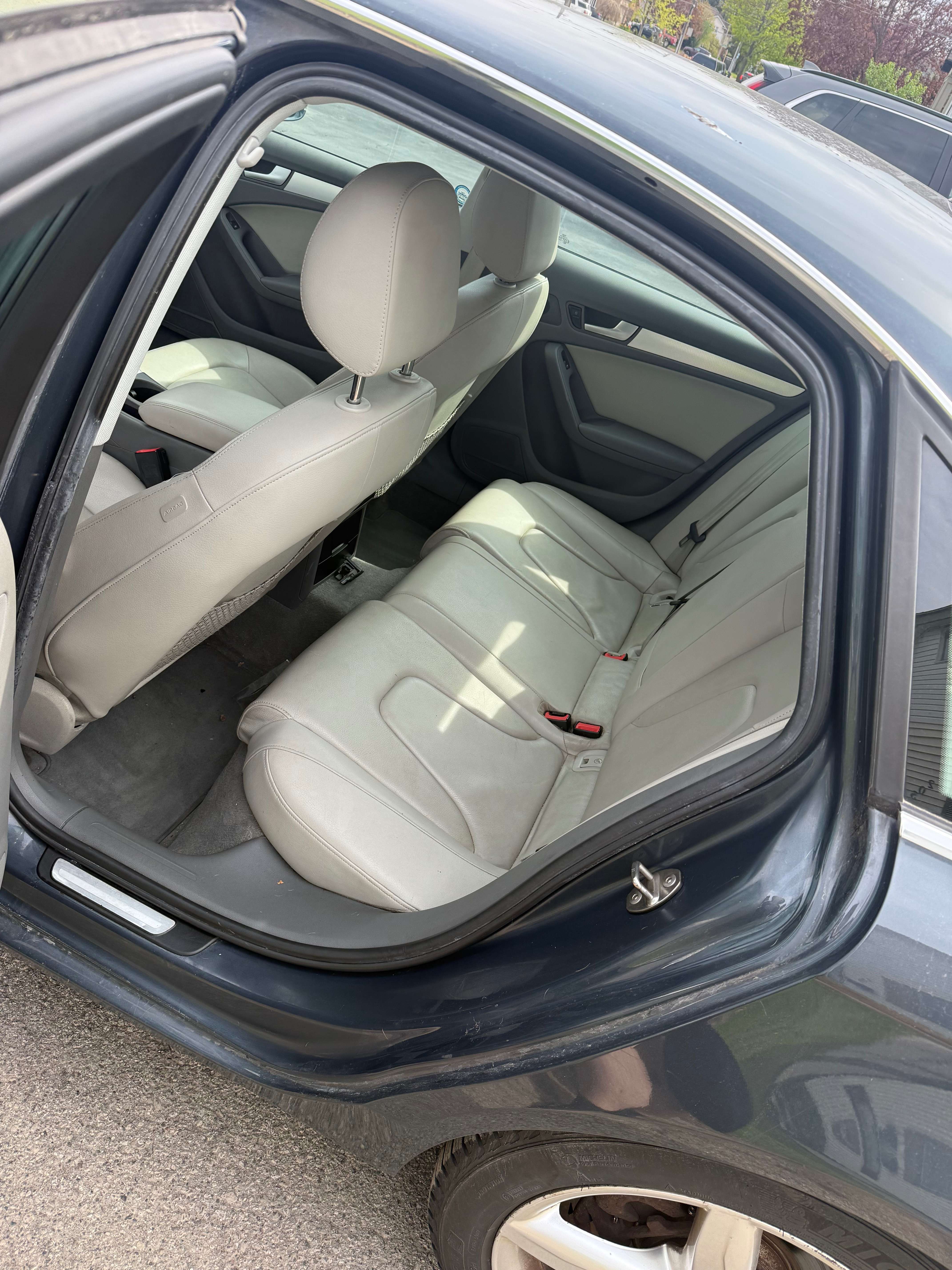 2010 Audi A4 Premium Quattro thumb 12