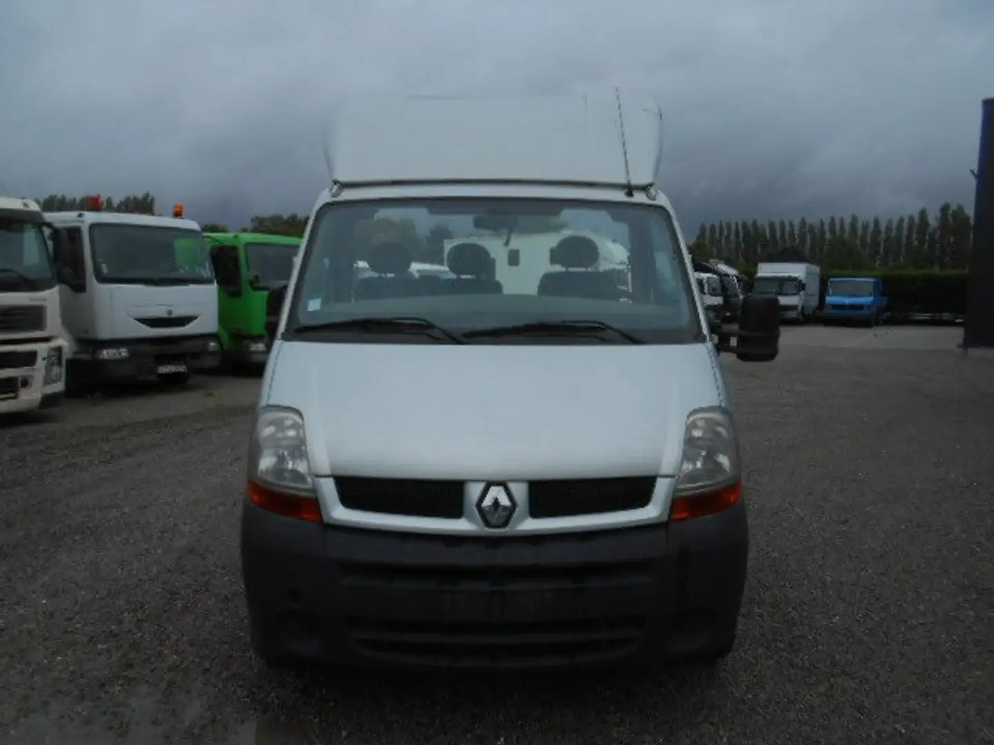 Renault Master cabinne chassie2.5 dci120 pk Silber - 2
