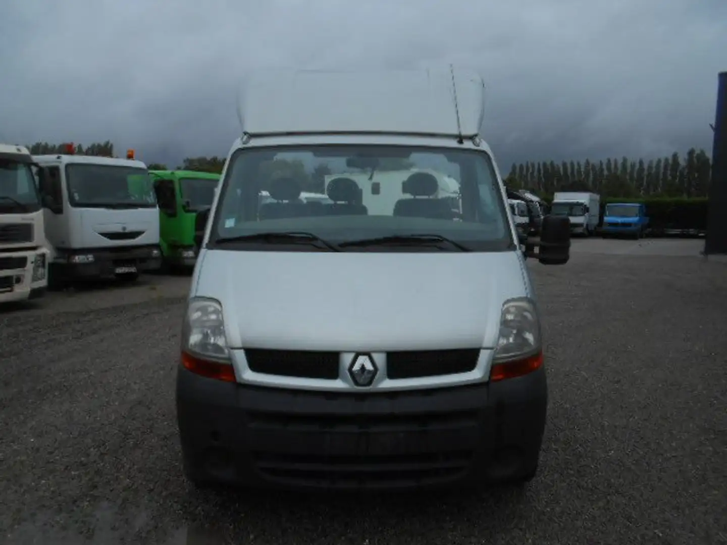 Renault Master cabinne chassie2.5 dci120 pk Gümüş rengi - 2