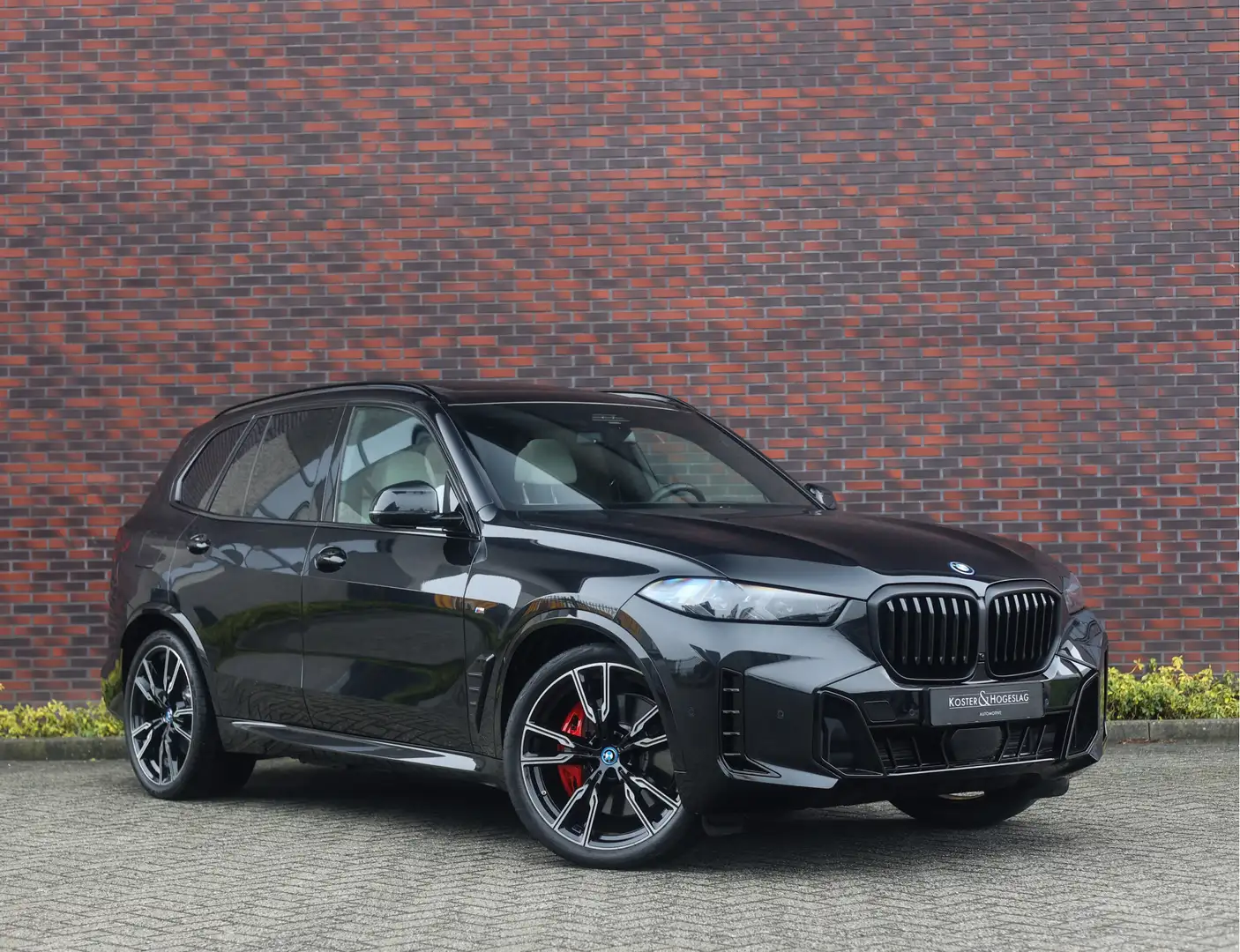 BMW X5 50e xDrive *Sky*Trekhaak*HUD*Massage*Bowers&Wilkin Zwart - 1