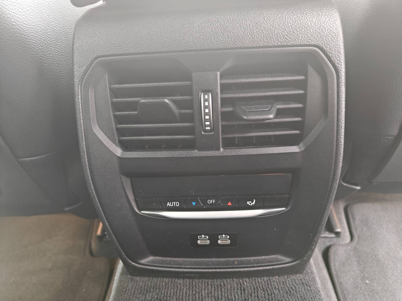 BMW 330 Touring 330e PHEV M-pakket — photo 11