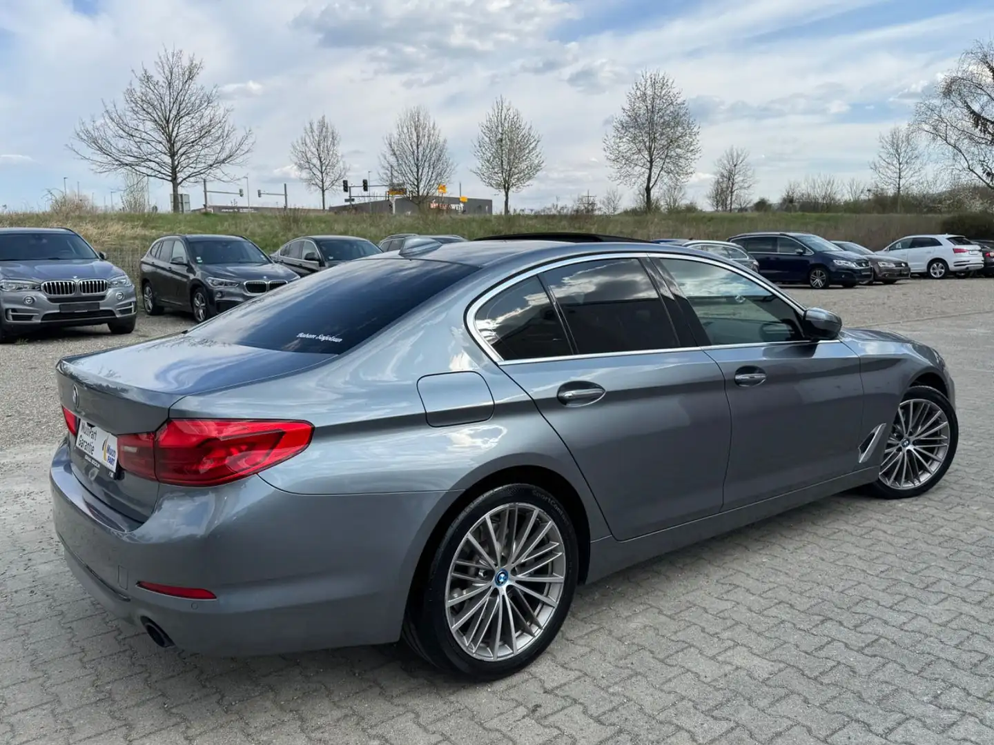 BMW 530 e Sport Line Lim /Head-Up/panorama/19 Zoll Blau - 1