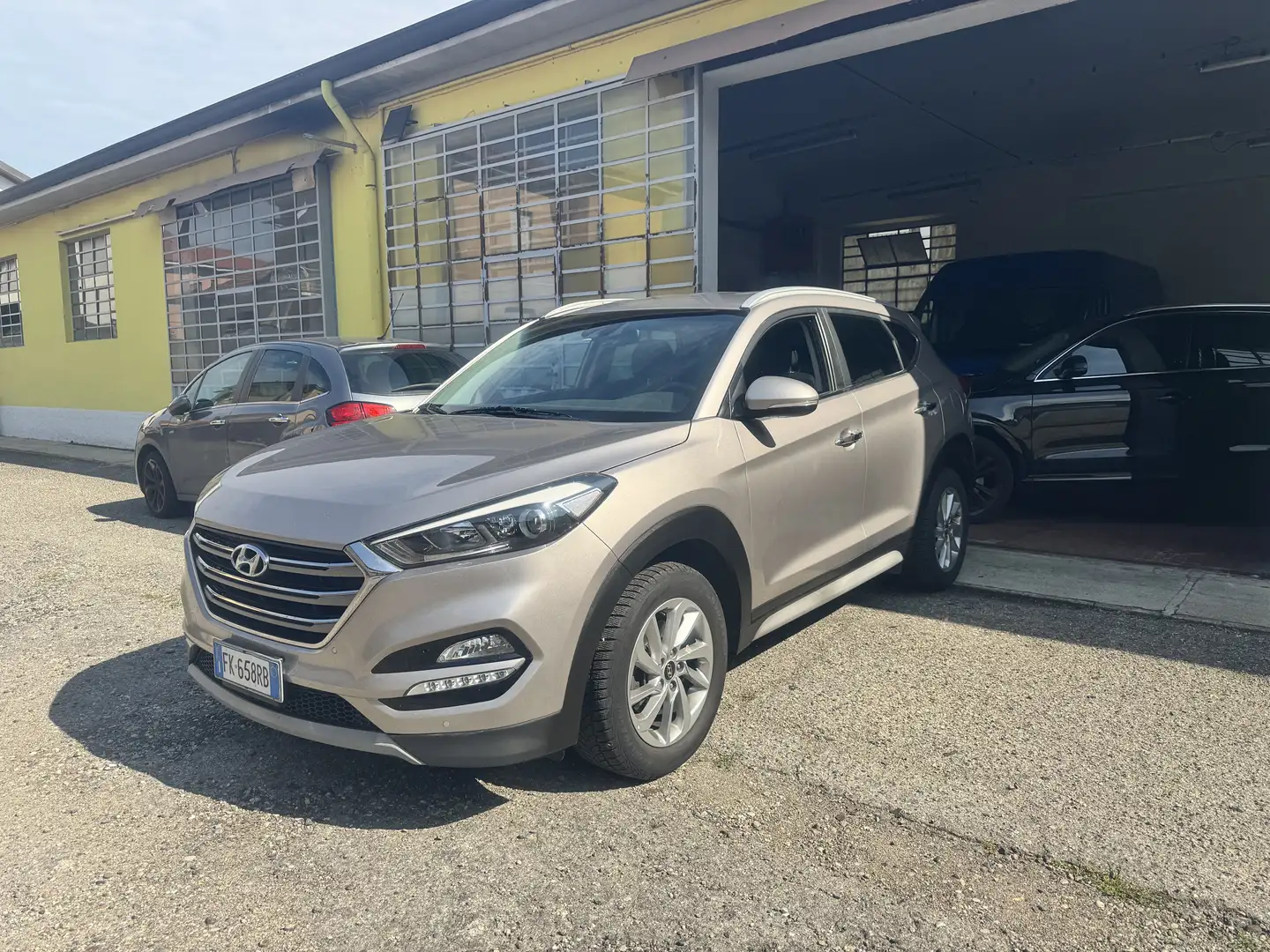 Hyundai TUCSON 1.7 crdi Comfort 2wd 115cv - 1