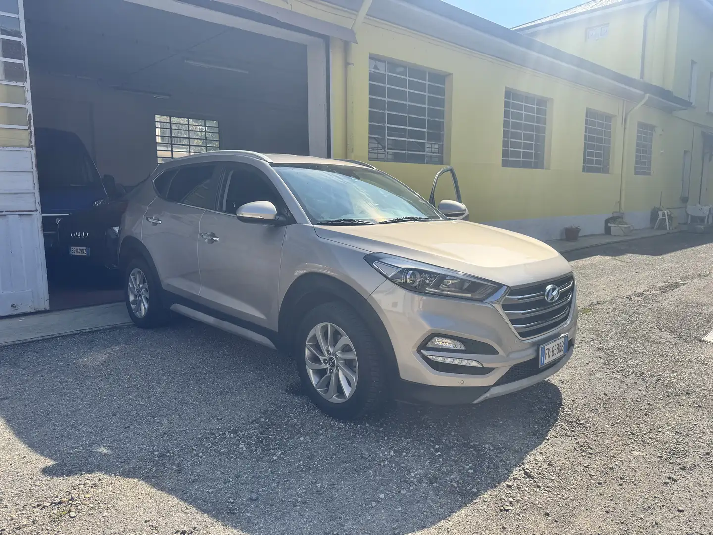 Hyundai TUCSON 1.7 crdi Comfort 2wd 115cv - 2