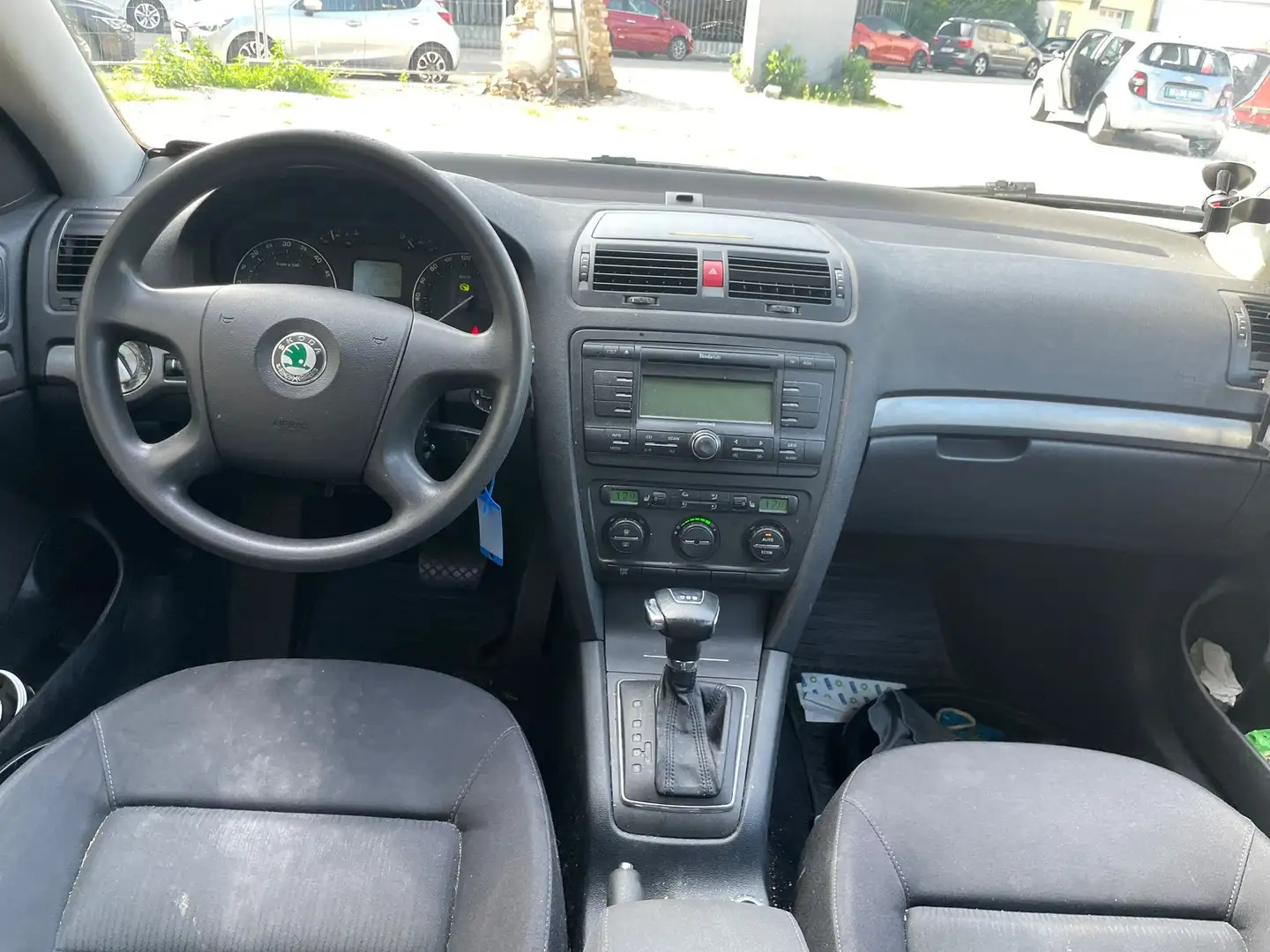Skoda Octavia 1,9 Elegance TDI PD DSG (Händler oder Bastler) Grau - 2
