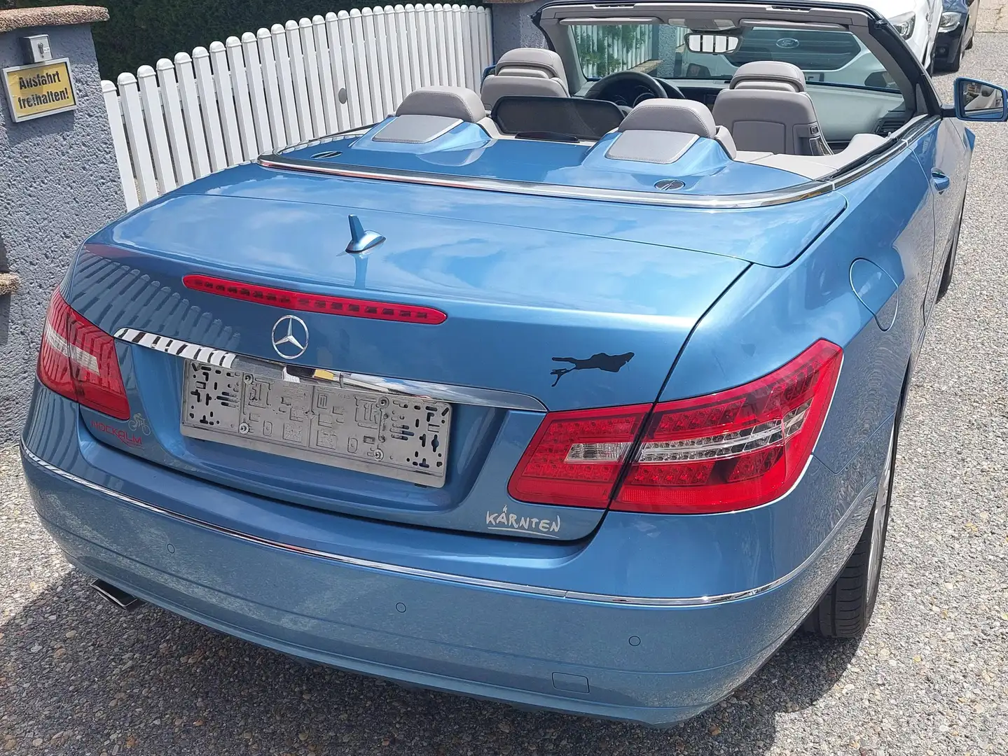 Mercedes-Benz E 220 E 220 BlueEfficiency CDI Aut. Blau - 1