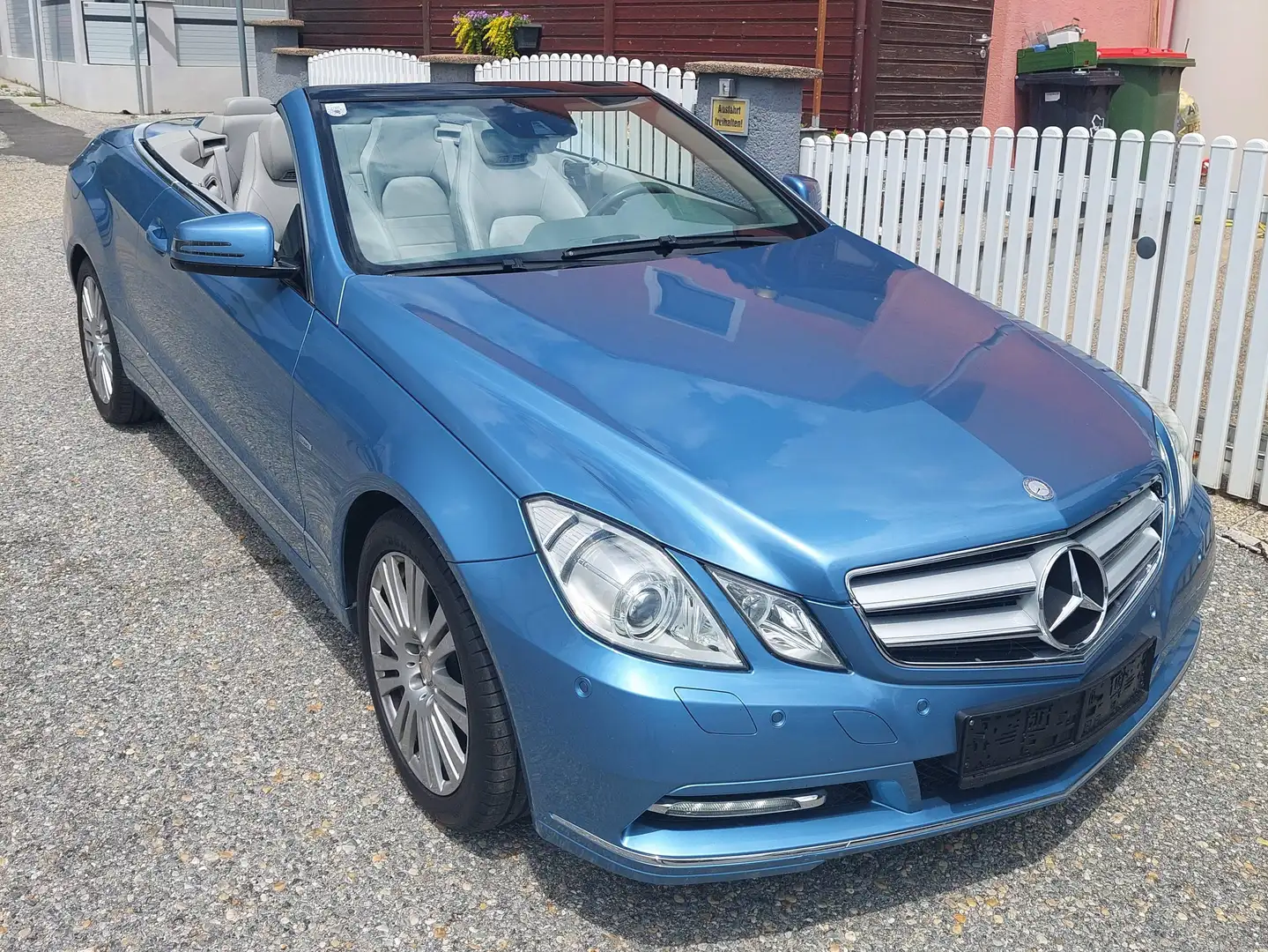 Mercedes-Benz E 220 E 220 BlueEfficiency CDI Aut. Blau - 2