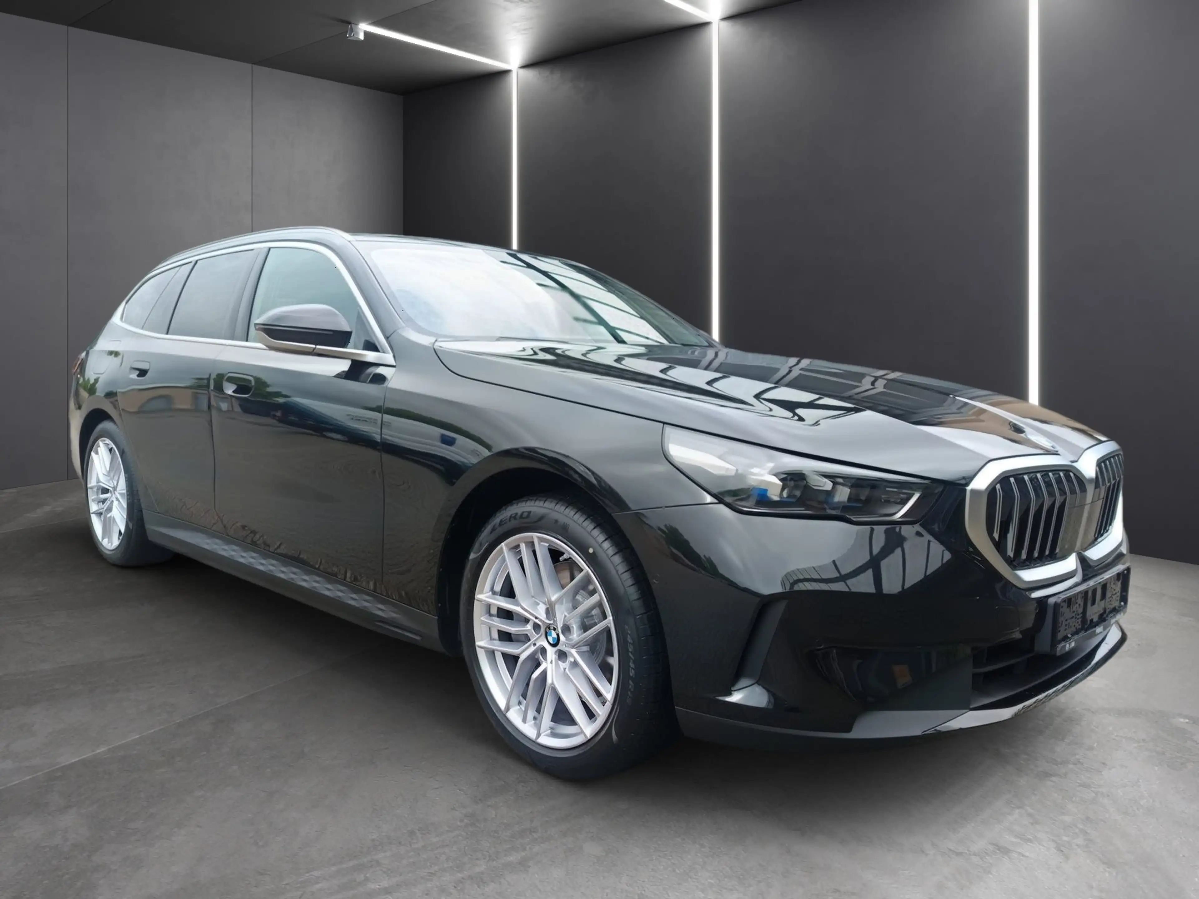 BMW i5 eDrive40 HARMAN/KARDON+19"LM+SSV+LED ADAPTIV+DRIVI — photo 2