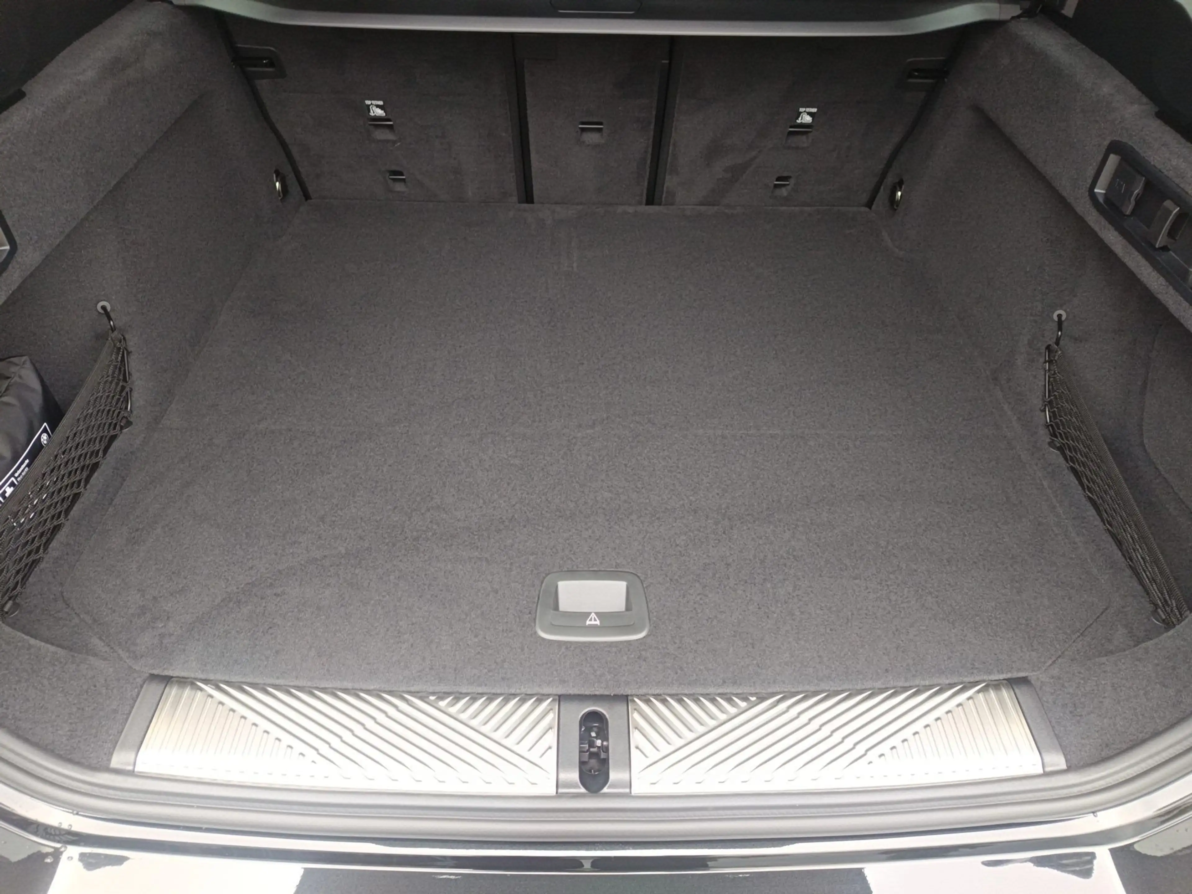 BMW i5 eDrive40 HARMAN/KARDON+19"LM+SSV+LED ADAPTIV+DRIVI — photo 10