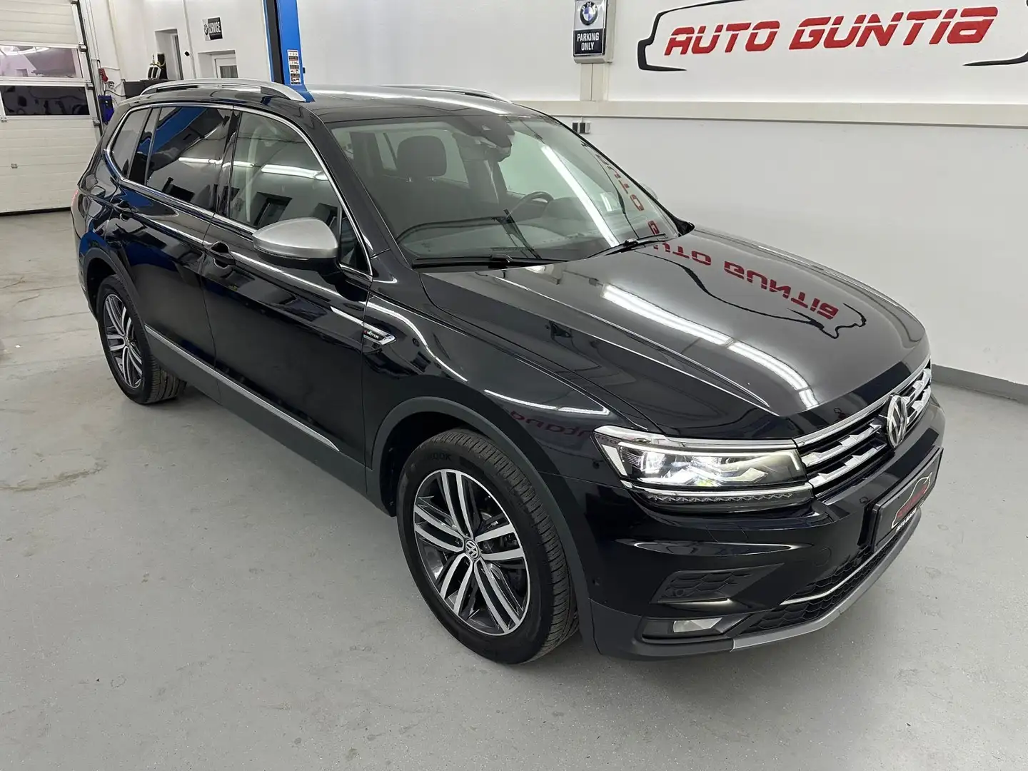 Volkswagen Tiguan Allspace 2.0 TSI Highline 4M*AHK*360* Schwarz - 2
