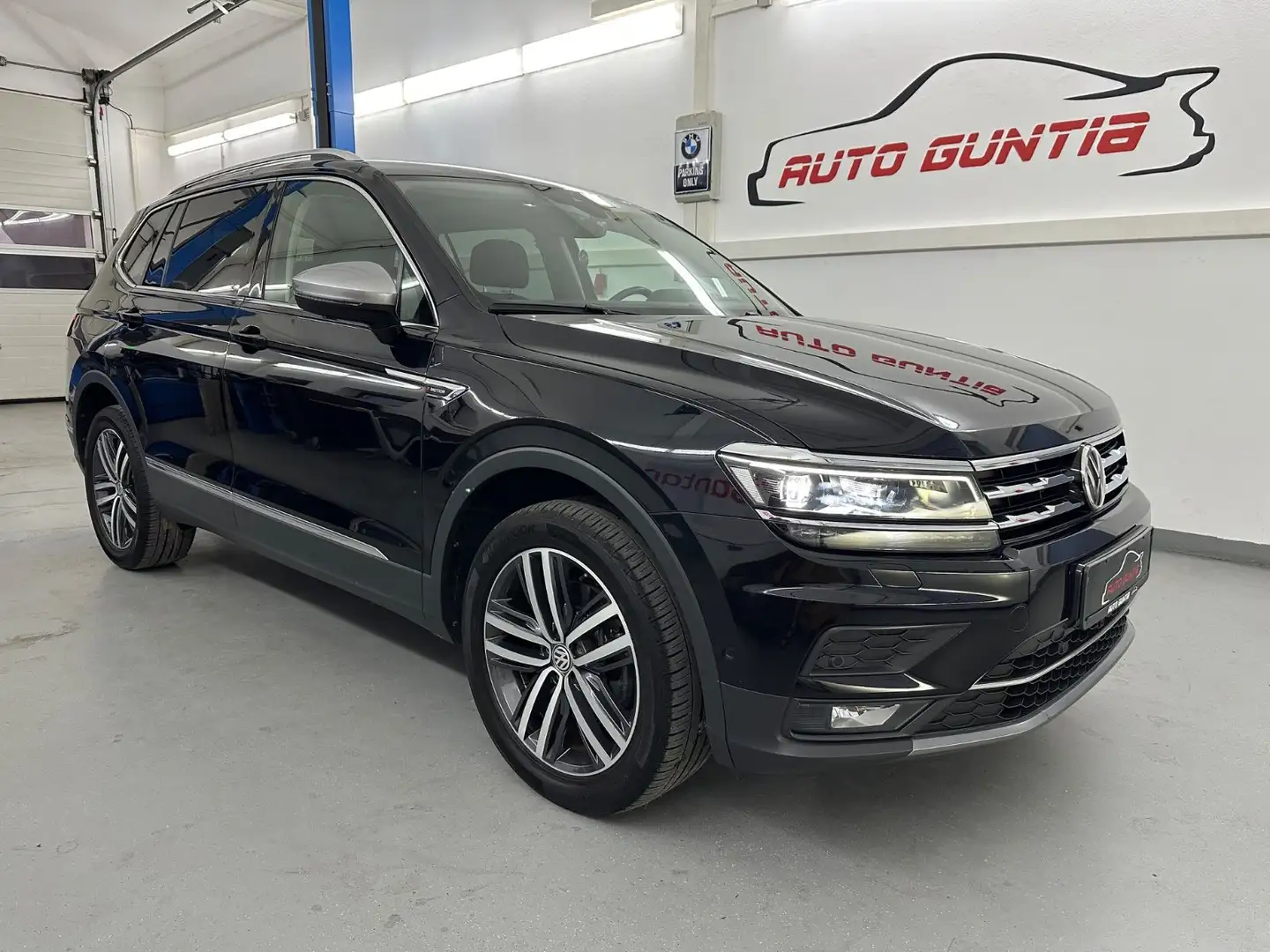 Volkswagen Tiguan Allspace 2.0 TSI Highline 4M*AHK*360* Schwarz - 1