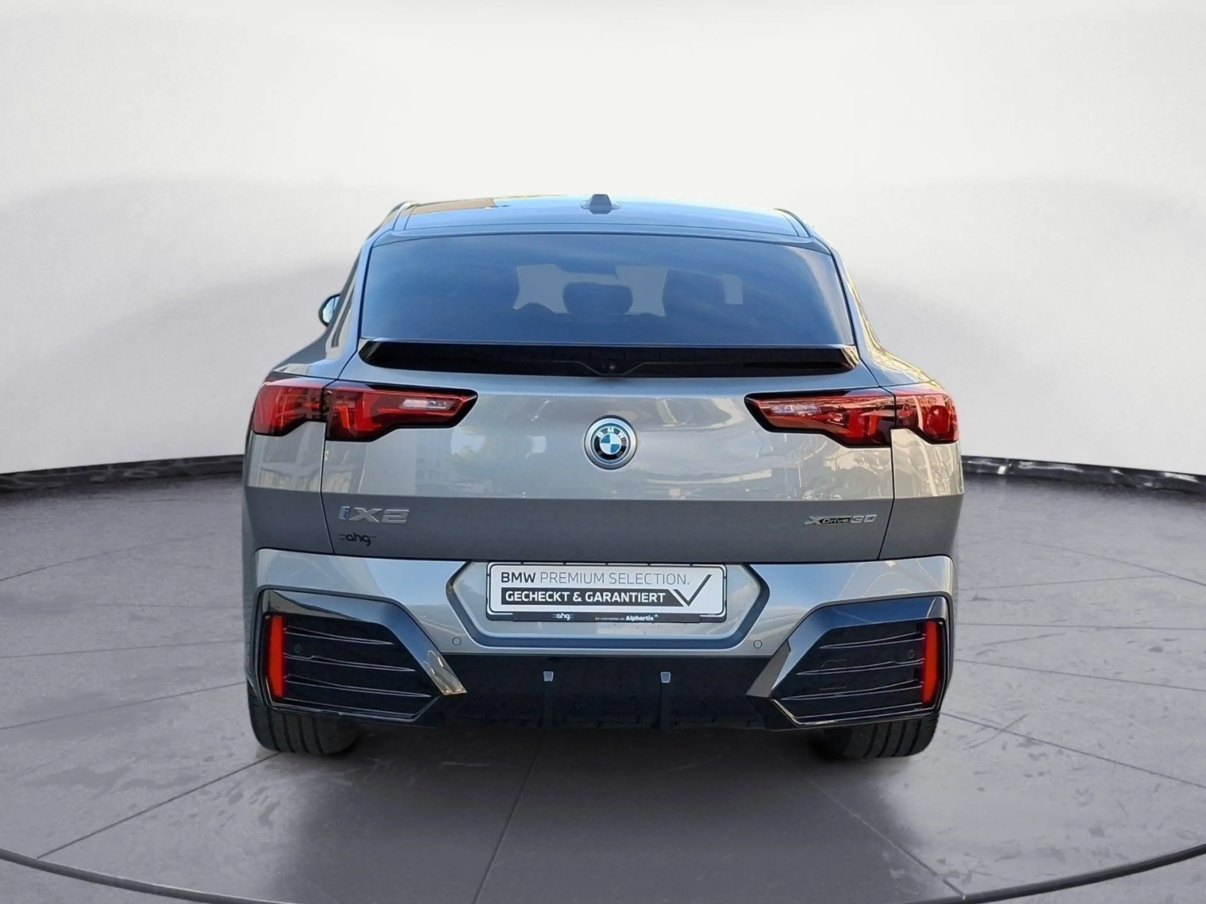 BMW iX2 xDrive30 M Sport iconic Glow Akustikglas 20' — photo 6