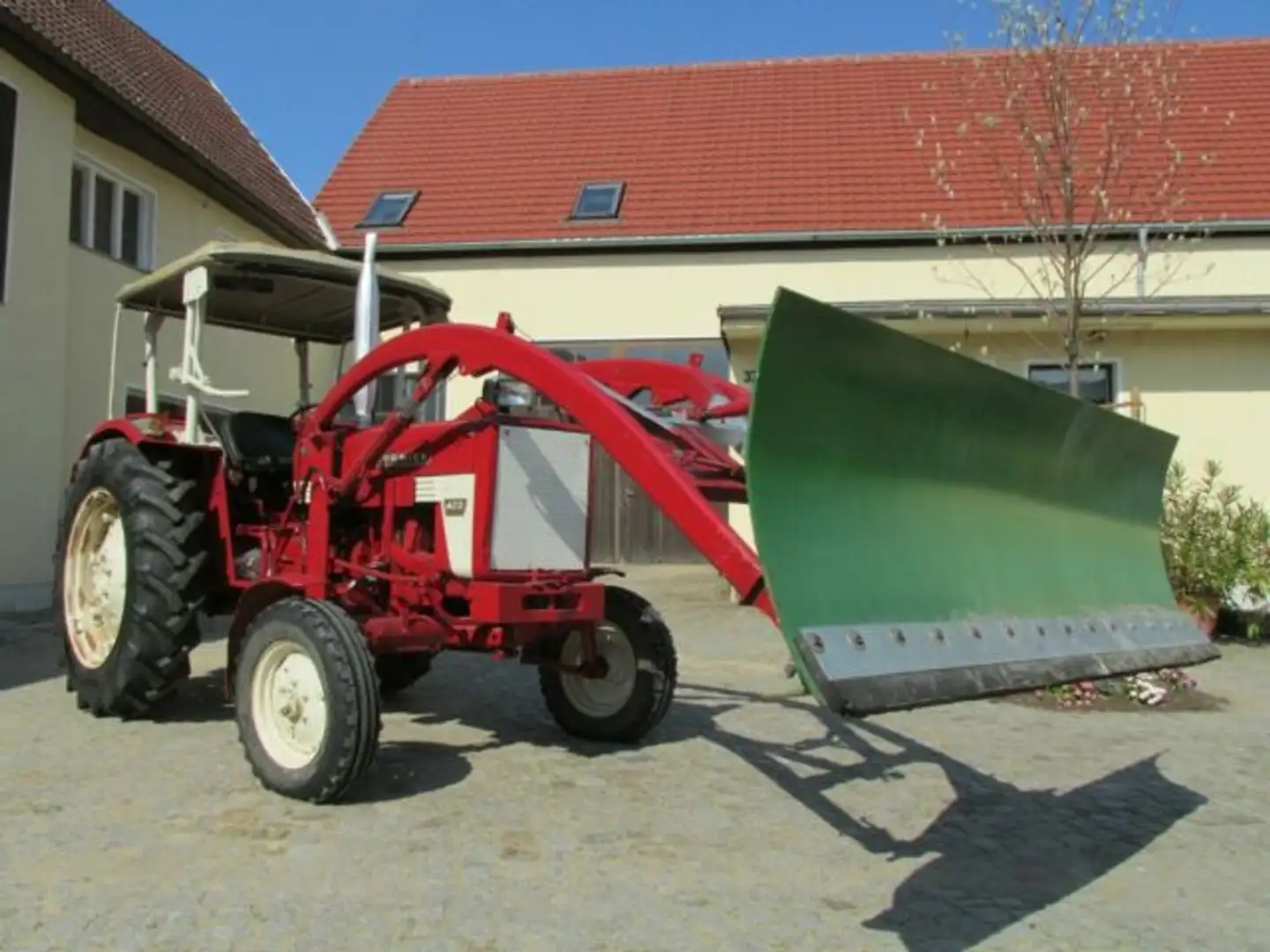 Oldtimer IHC MC Cormick 423 Traktor/ Schneeflug/ Frontlader Rosso - 2