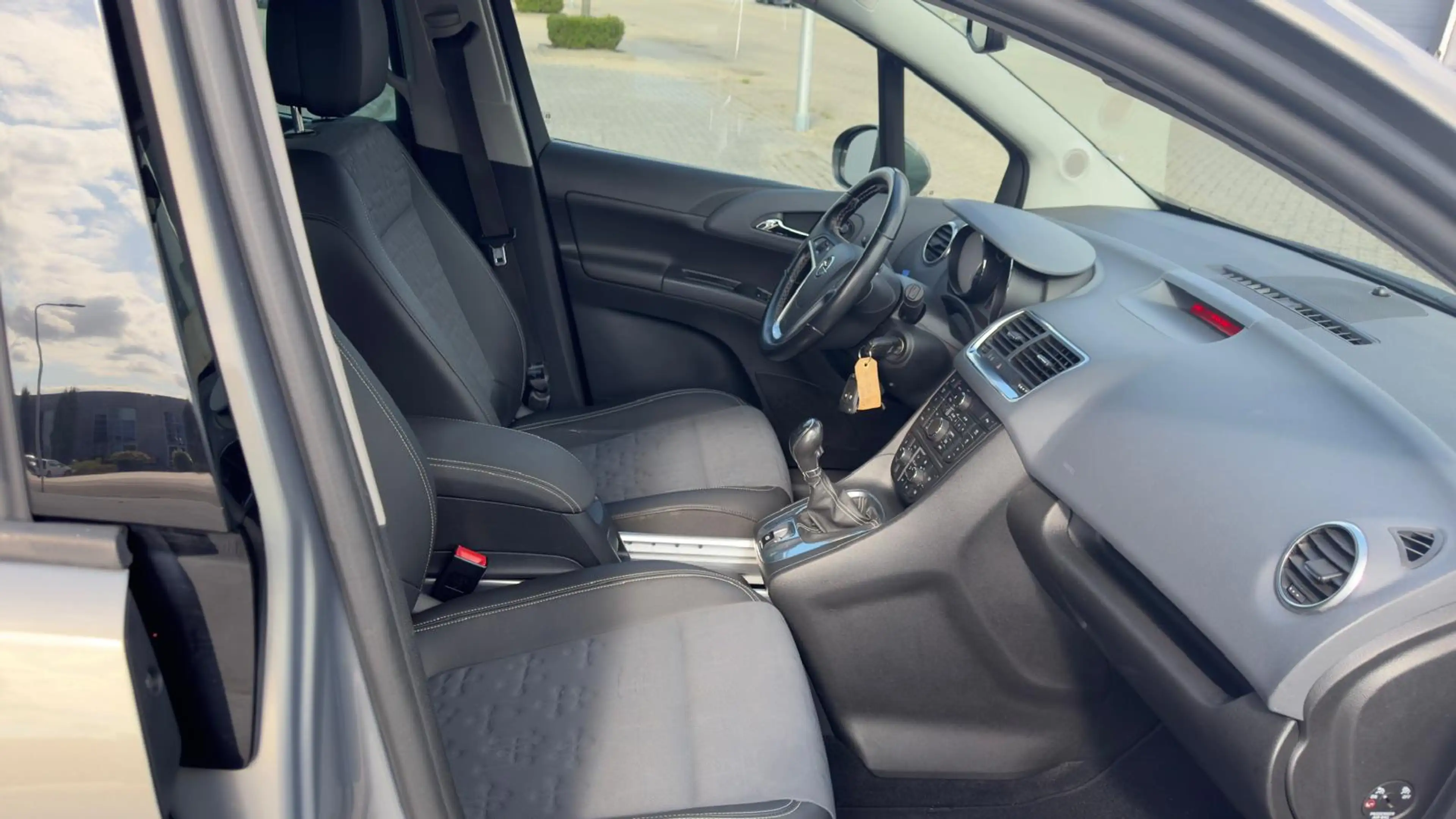 Opel Meriva Cosmo 1.4 Turbo | Dealer onderhouden | Trekhaak | — photo 11
