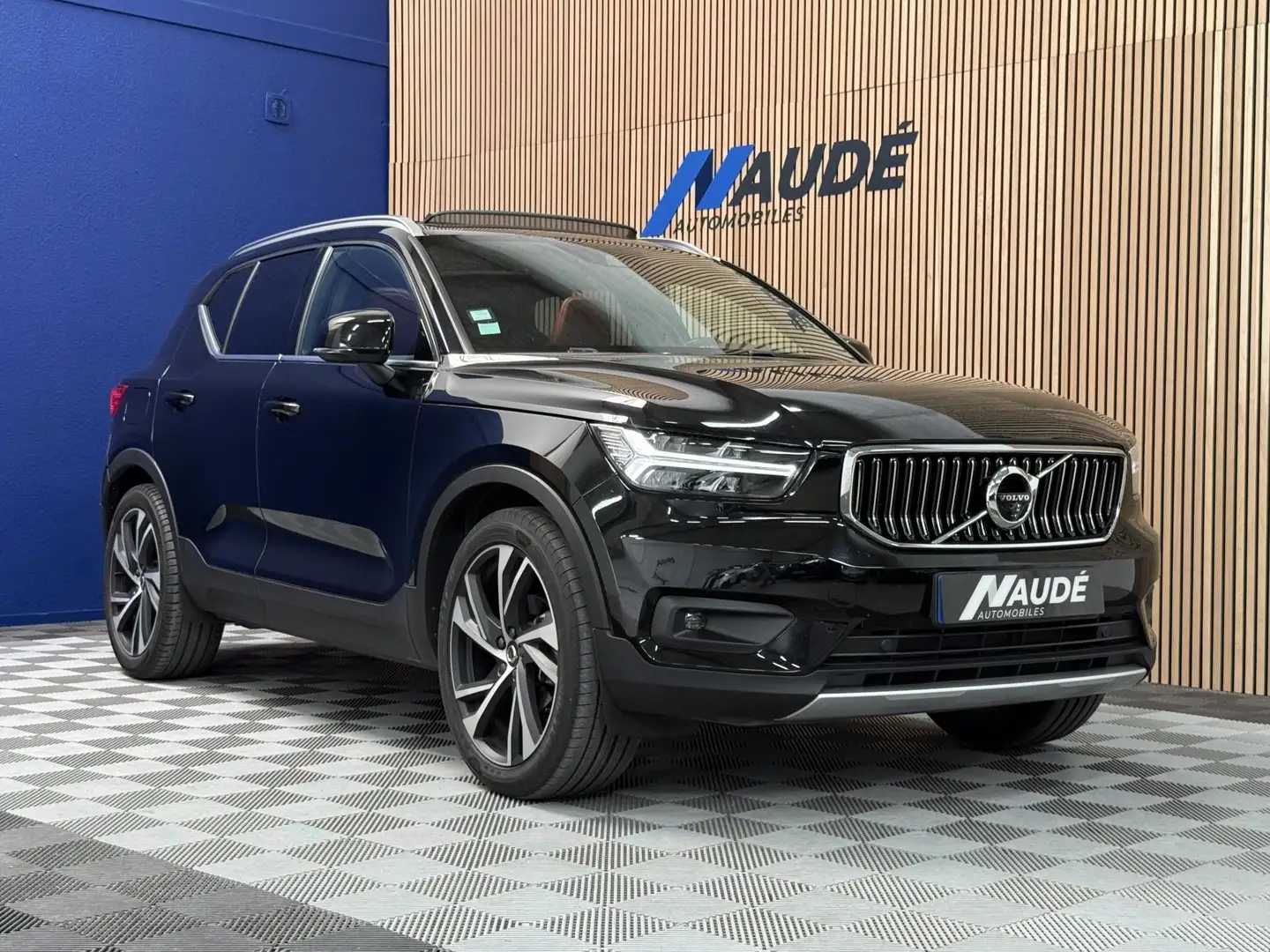 Volvo XC40 D3 150 CH Geartronic 8 Inscription Luxe Noir - 1