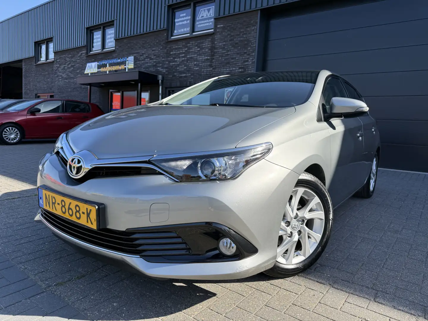 Toyota Auris 1.2T Trend | 1E EIGENAAR | 12MND GARANTIE | AIRCO Grau - 2