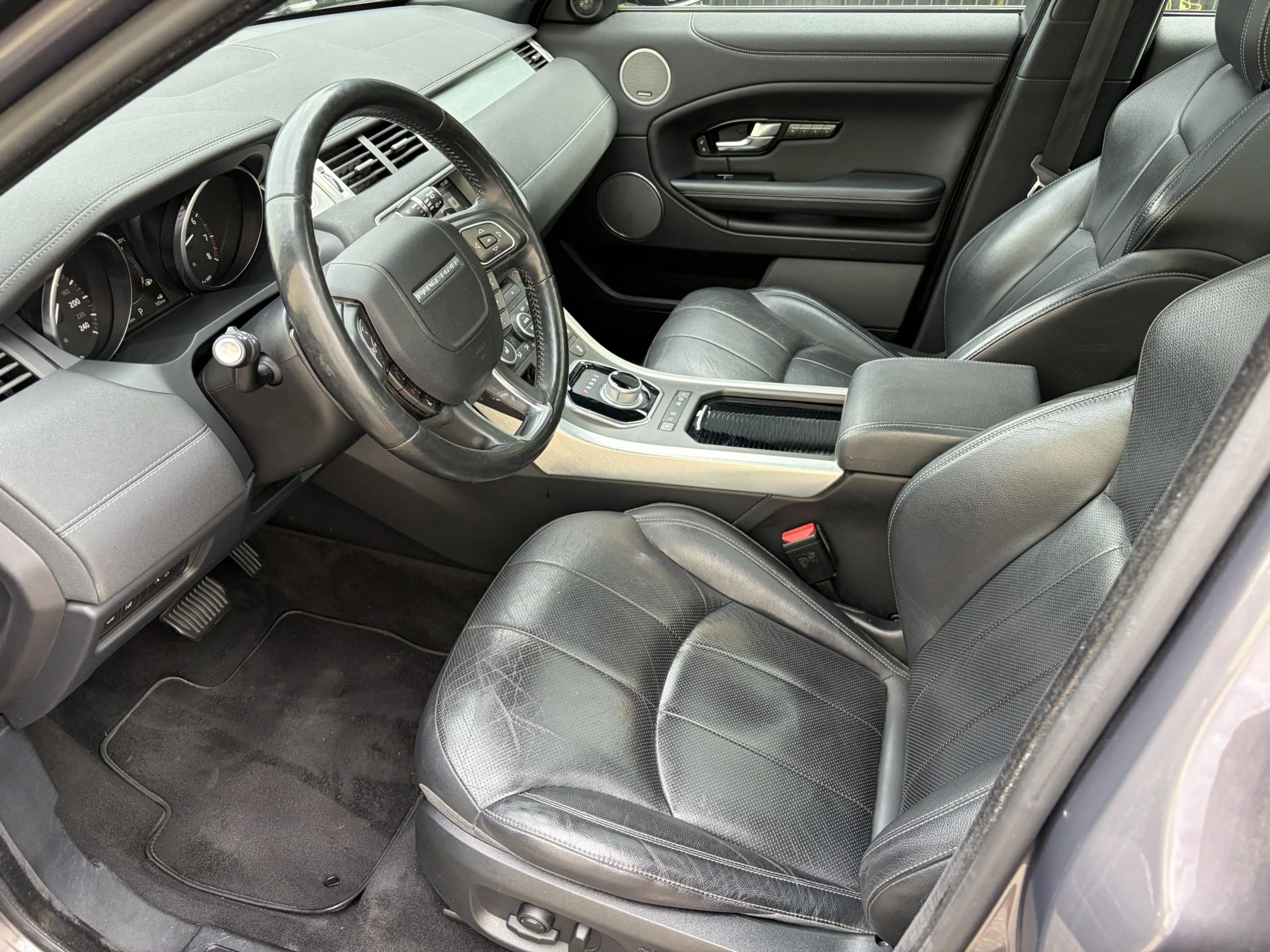 Land Rover Range Rover Evoque 2.0 Si4 HSE Dynamic / AUTOMAAT / NAVI / PANORAMADA — photo 5