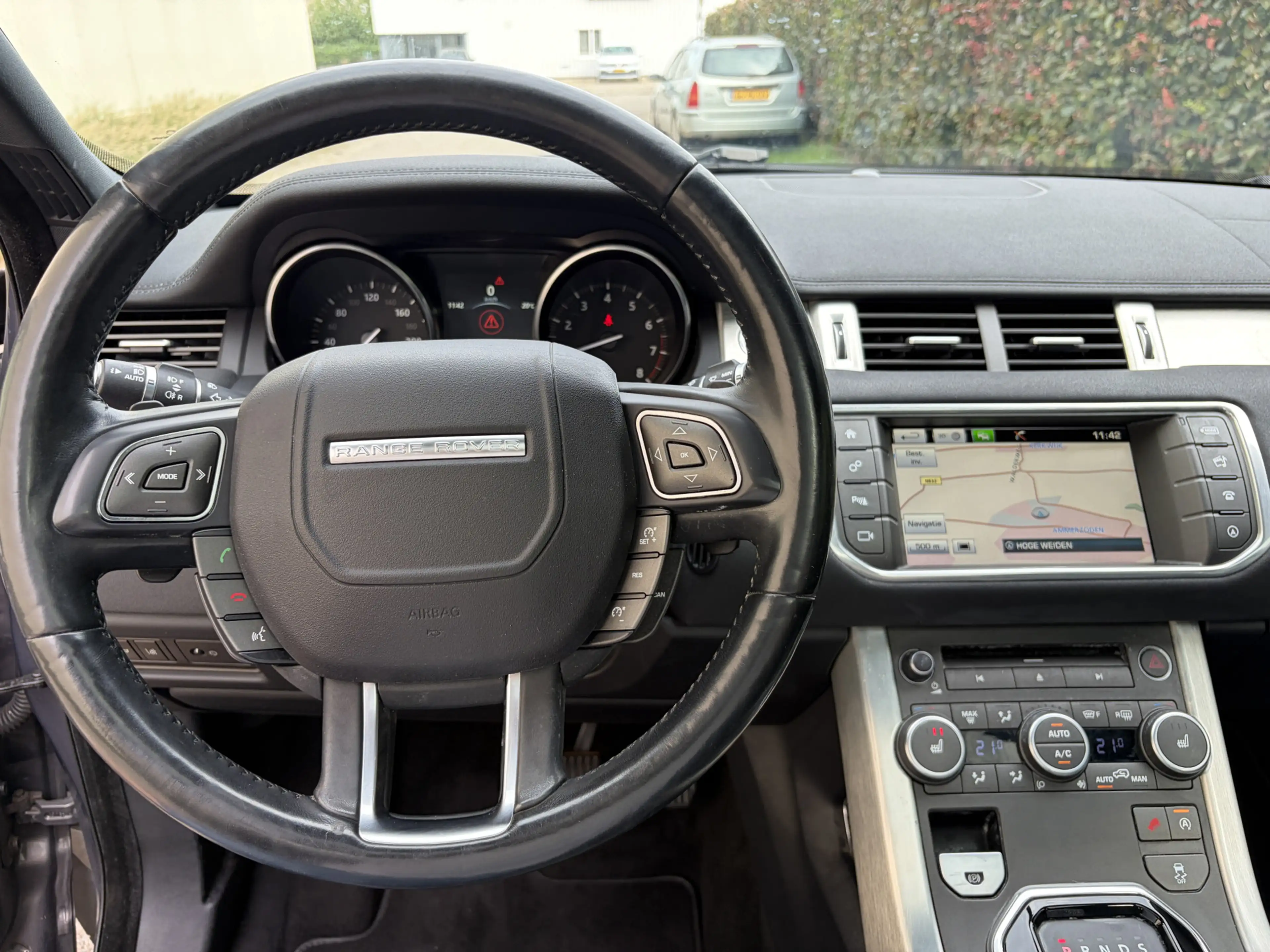 Land Rover Range Rover Evoque 2.0 Si4 HSE Dynamic / AUTOMAAT / NAVI / PANORAMADA — photo 17