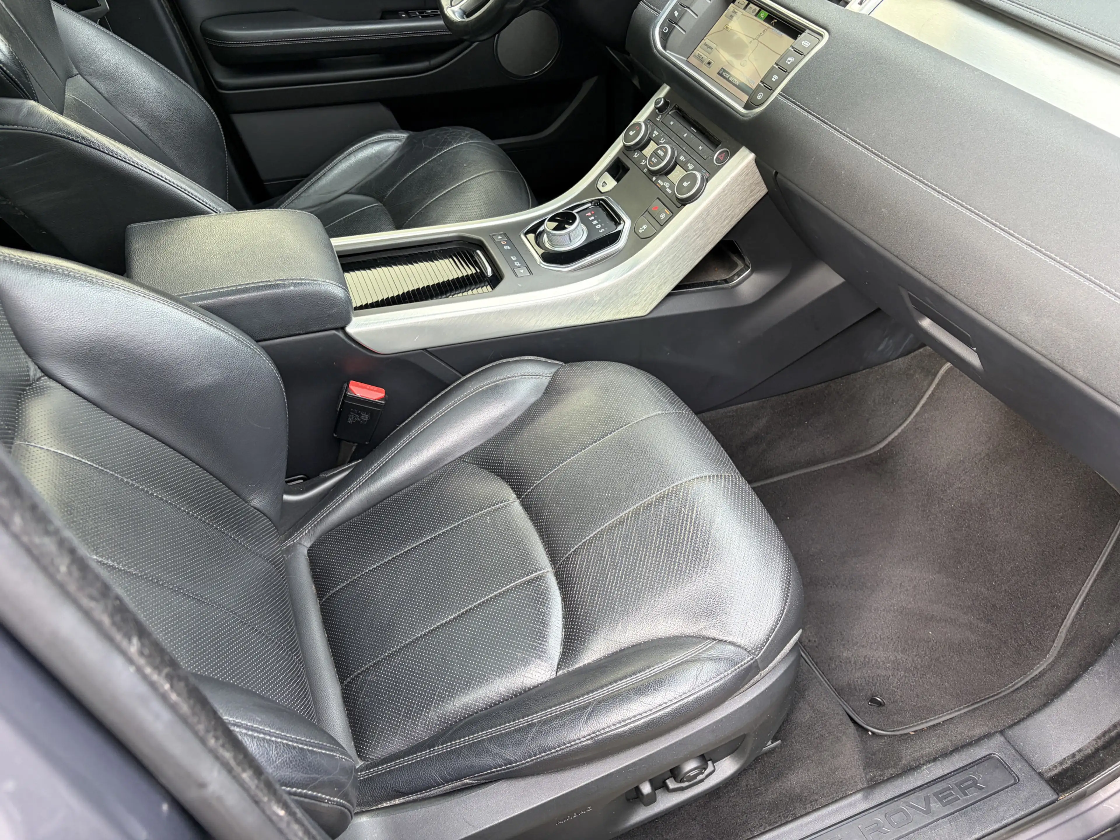 Land Rover Range Rover Evoque 2.0 Si4 HSE Dynamic / AUTOMAAT / NAVI / PANORAMADA — photo 27