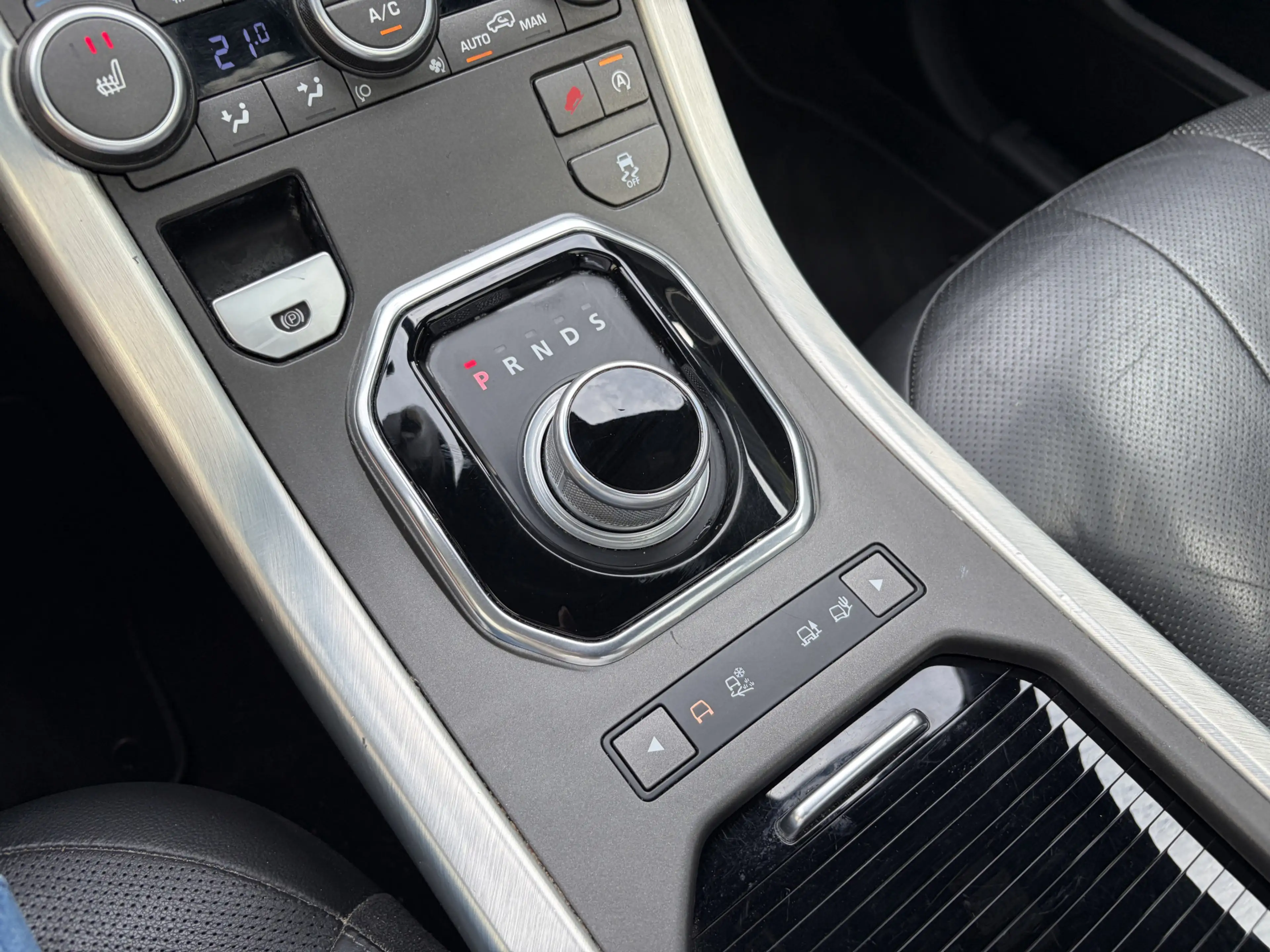 Land Rover Range Rover Evoque 2.0 Si4 HSE Dynamic / AUTOMAAT / NAVI / PANORAMADA — photo 13
