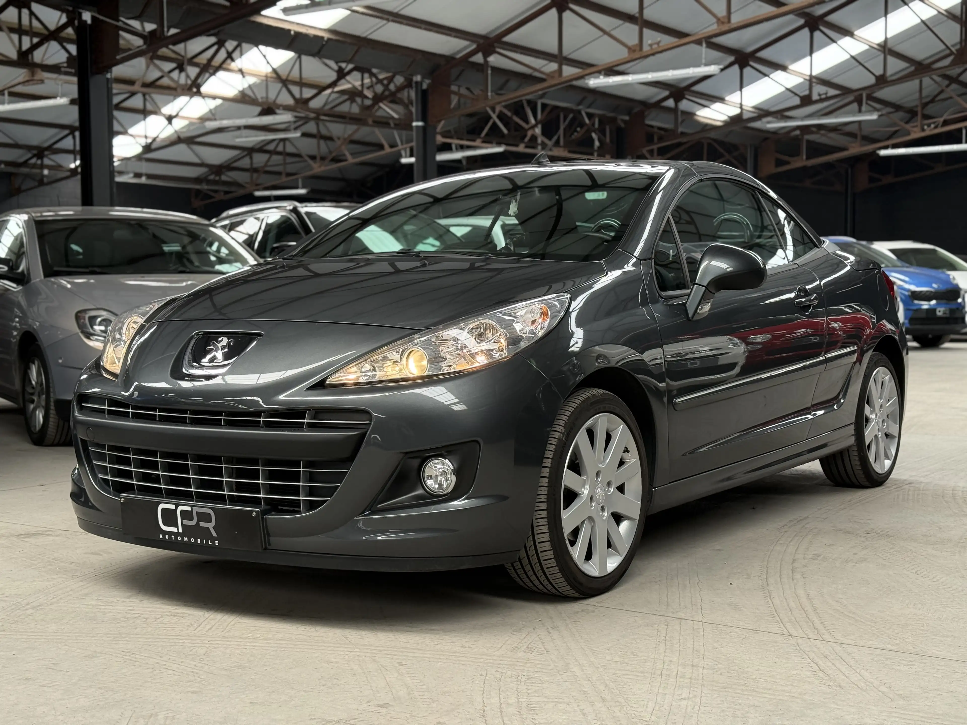 Peugeot 207 CC 1.6i * ECRAN * RADIO * RADAR * CLIM * GARANTIE